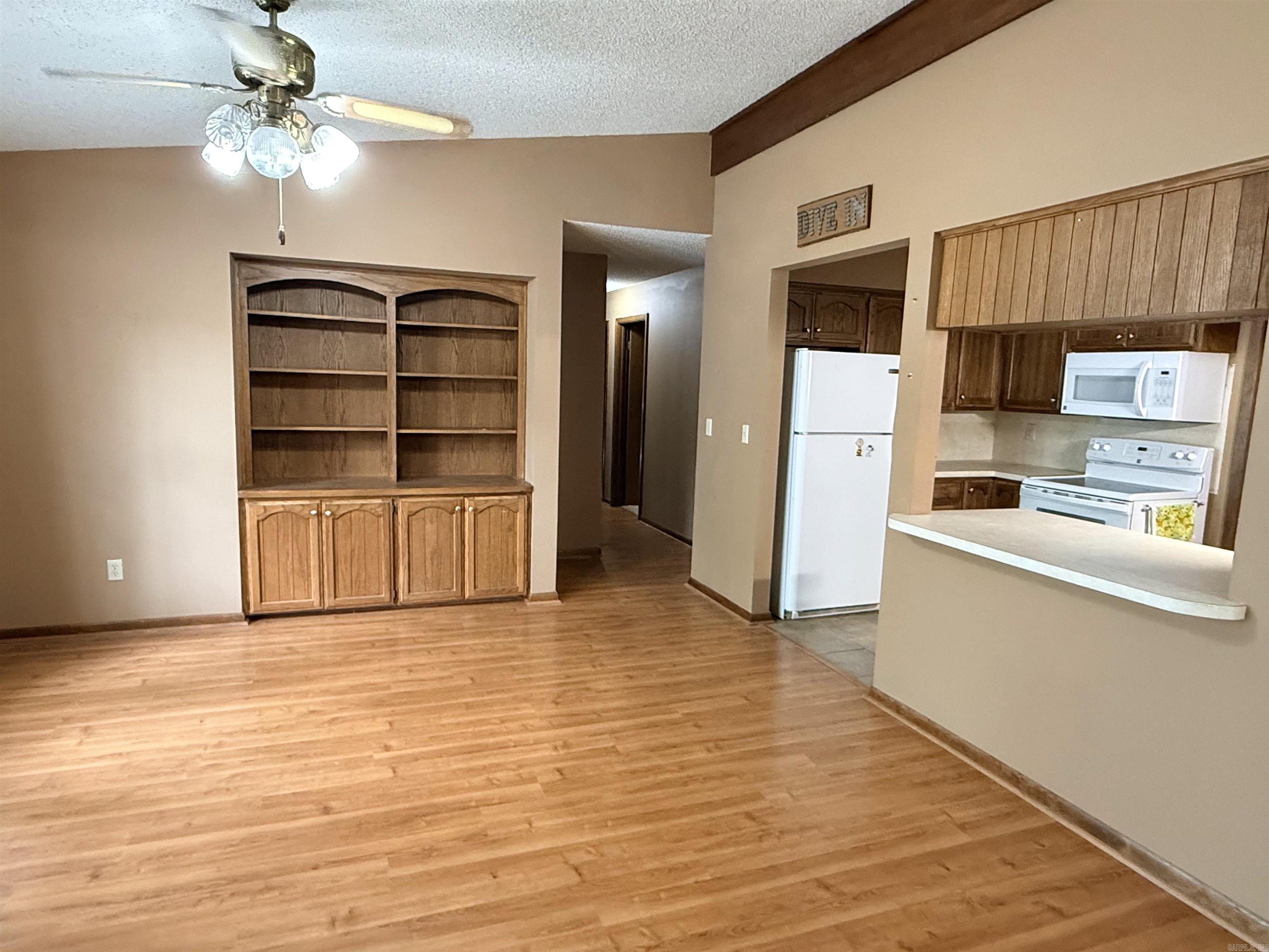 BAYWOOD - Residential