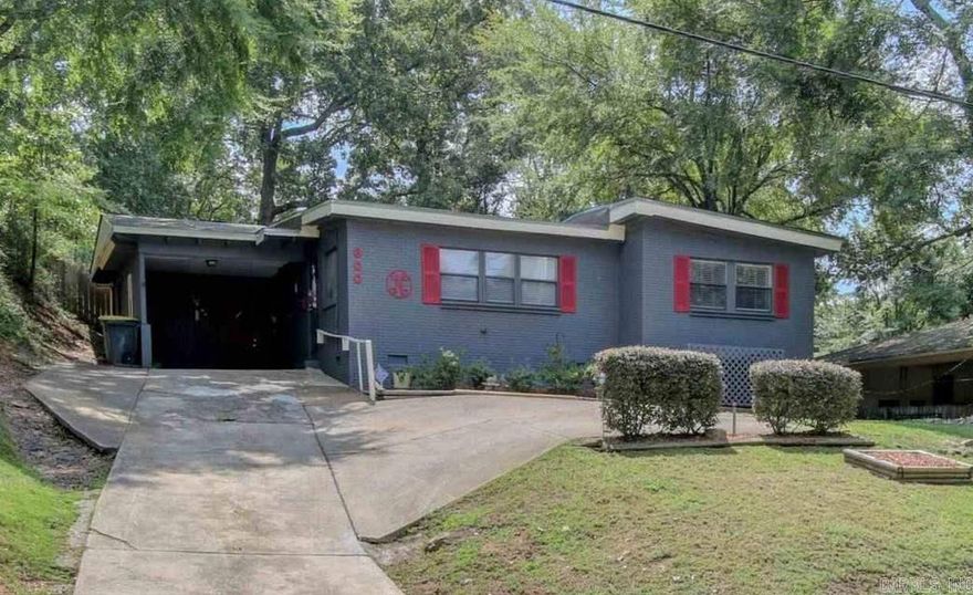 Extra large family room, storage building.