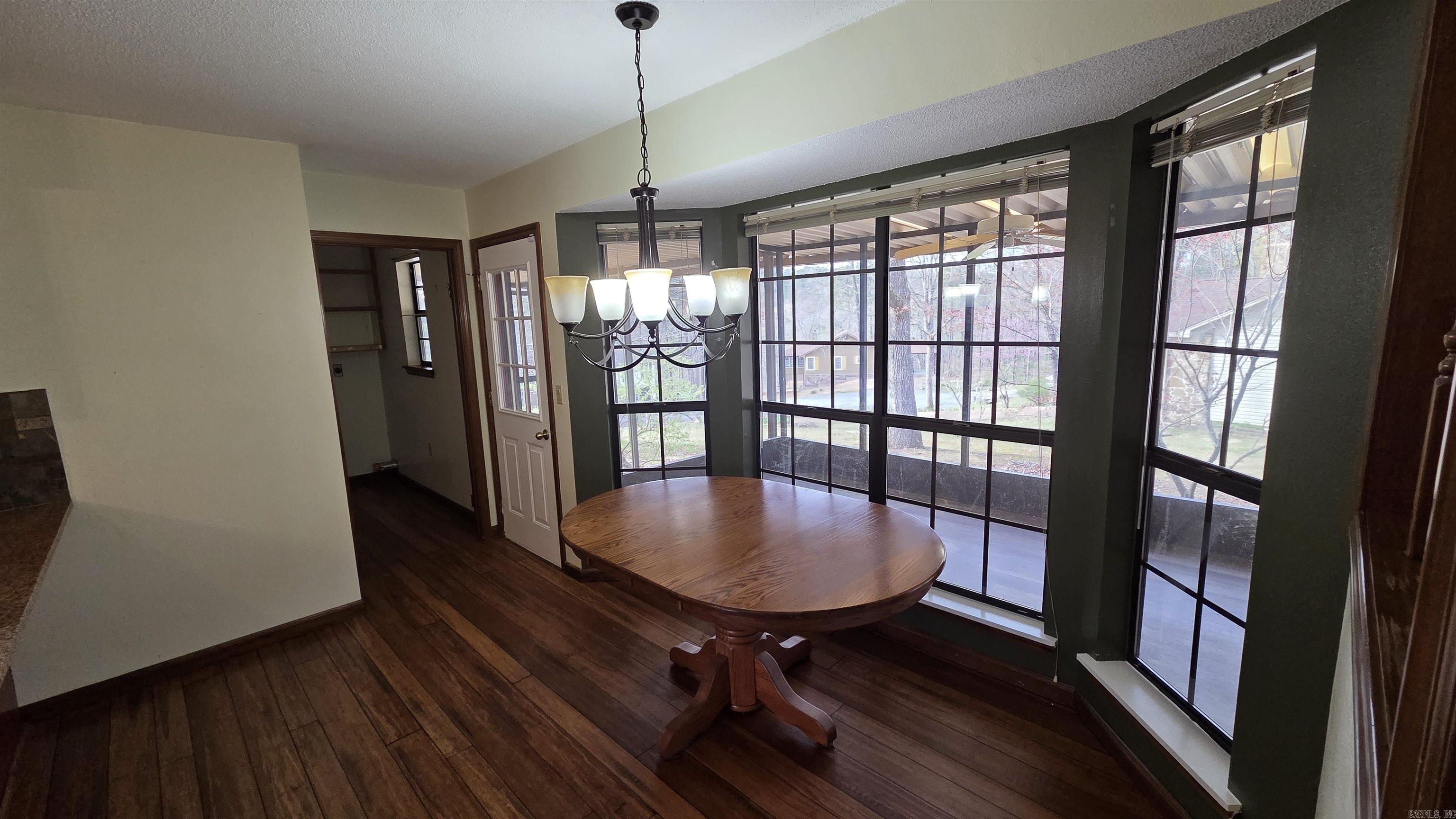 CASTLE RIDGE - Residential