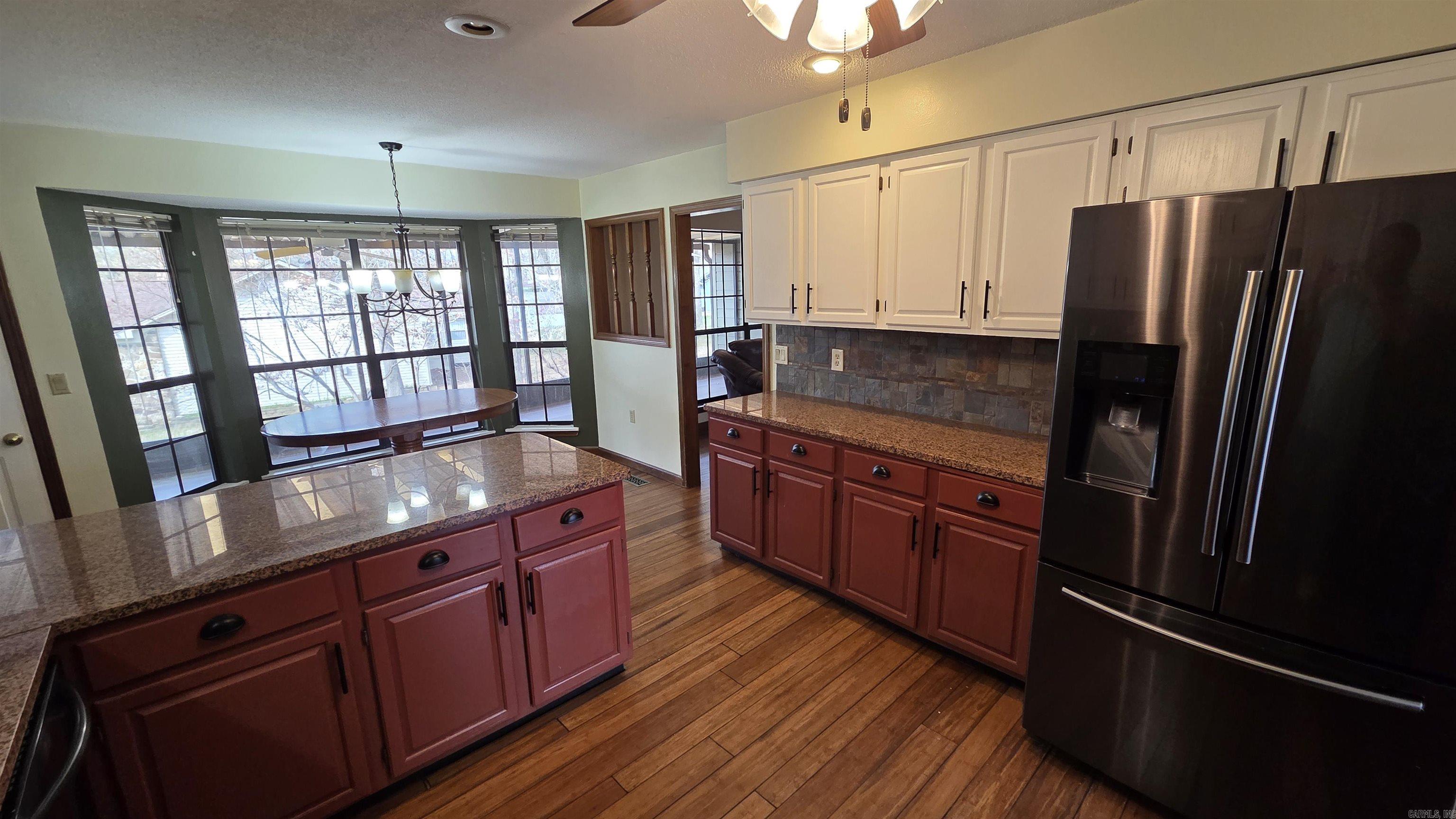 CASTLE RIDGE - Residential