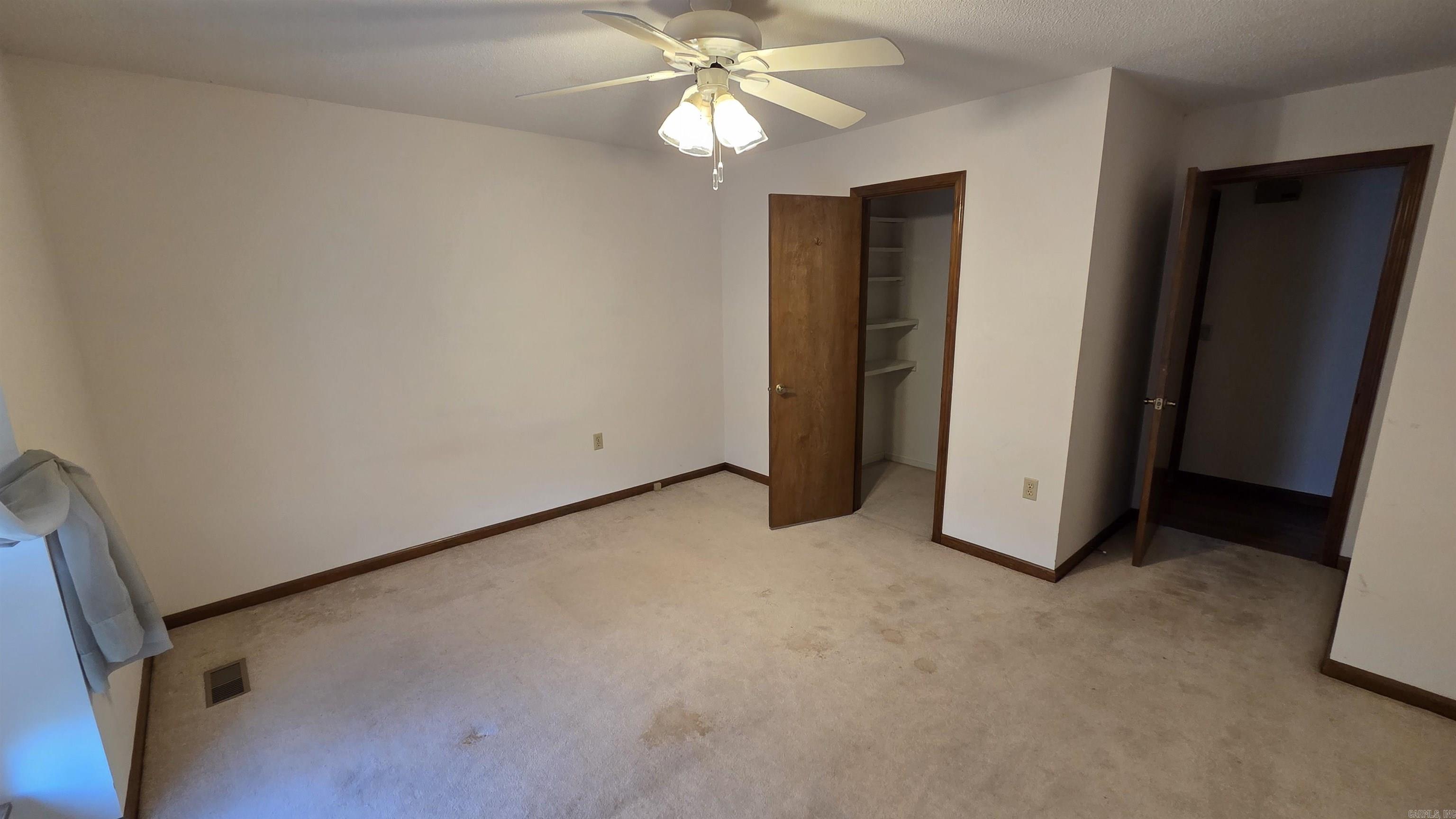 CASTLE RIDGE - Residential