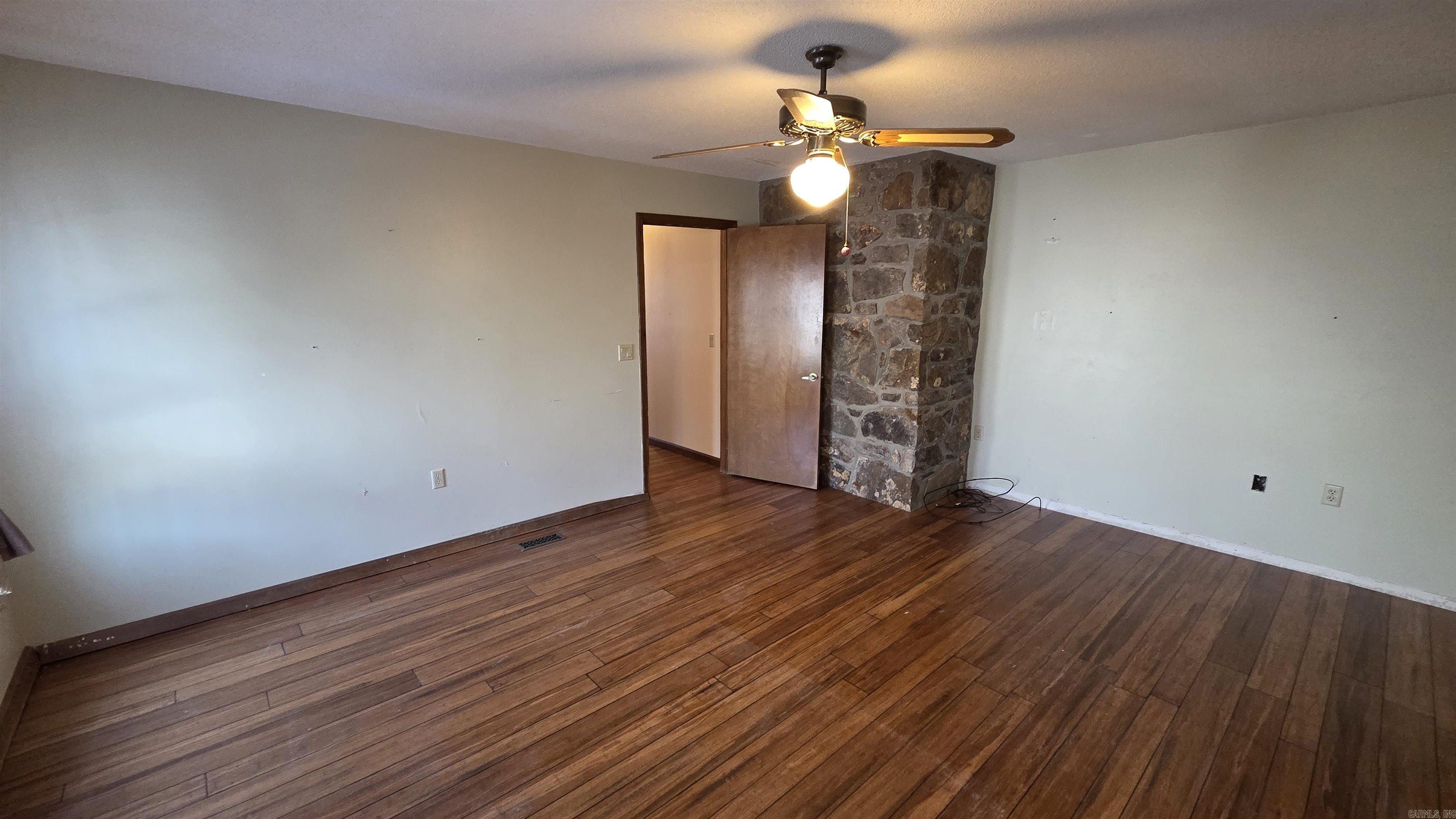 CASTLE RIDGE - Residential