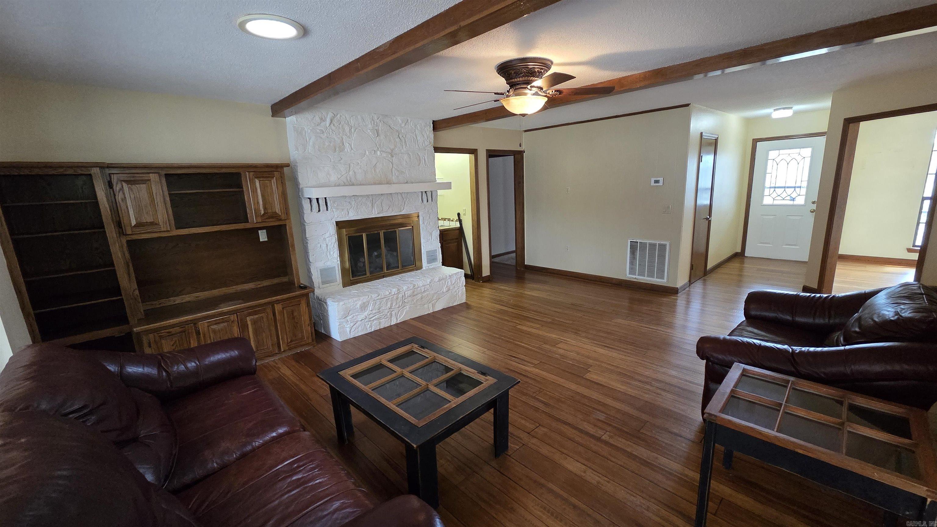 CASTLE RIDGE - Residential