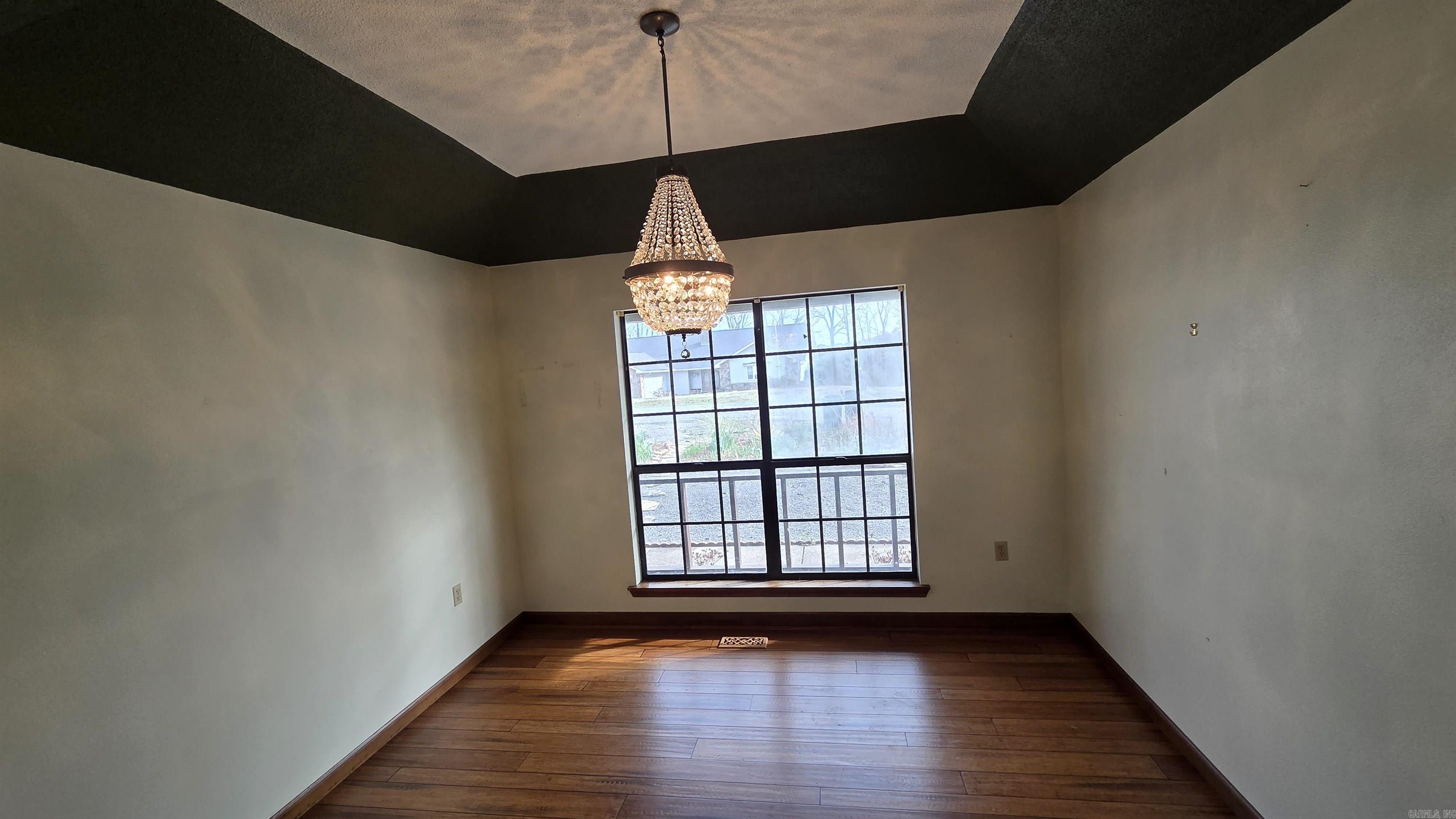 CASTLE RIDGE - Residential