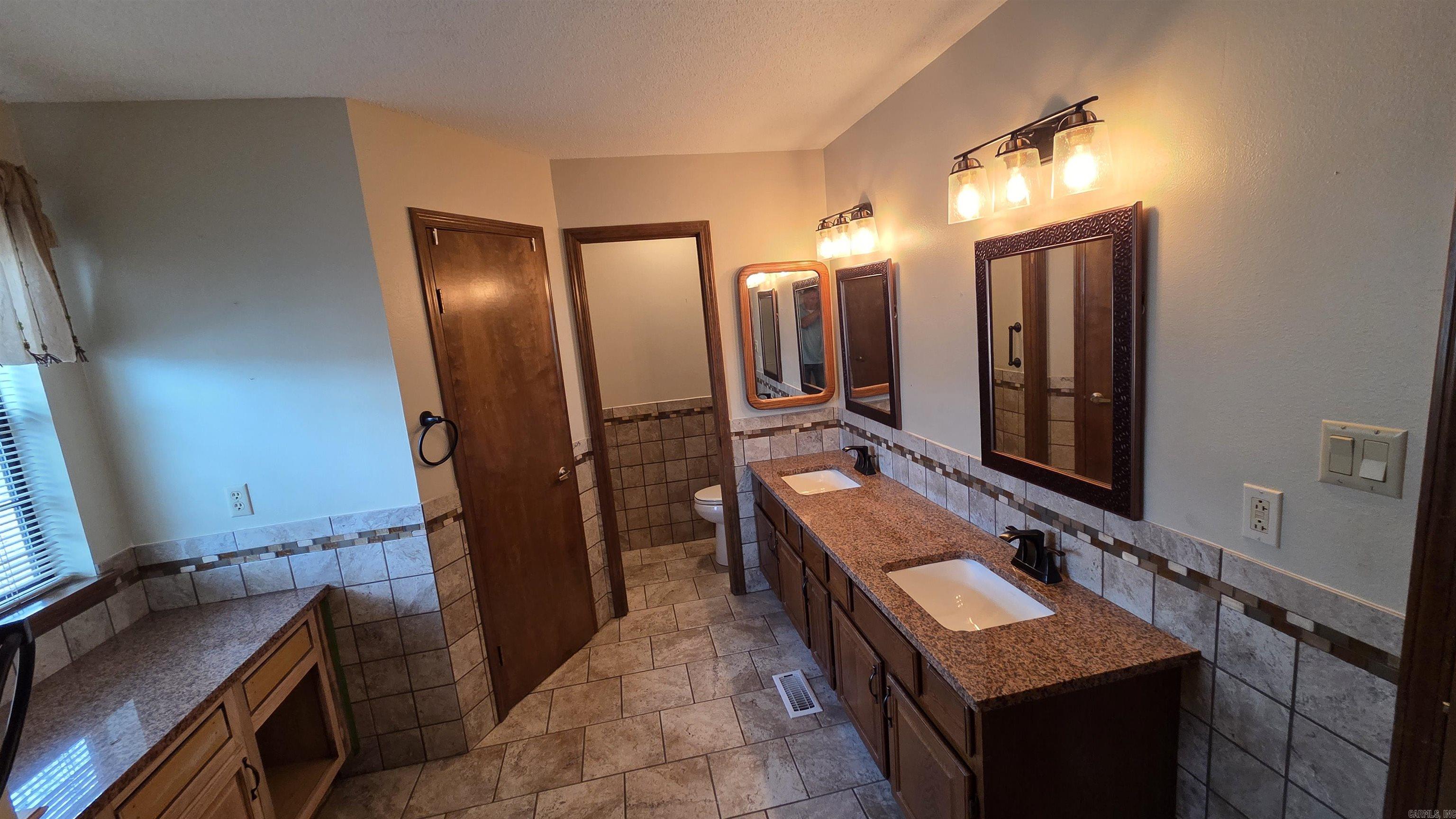 CASTLE RIDGE - Residential