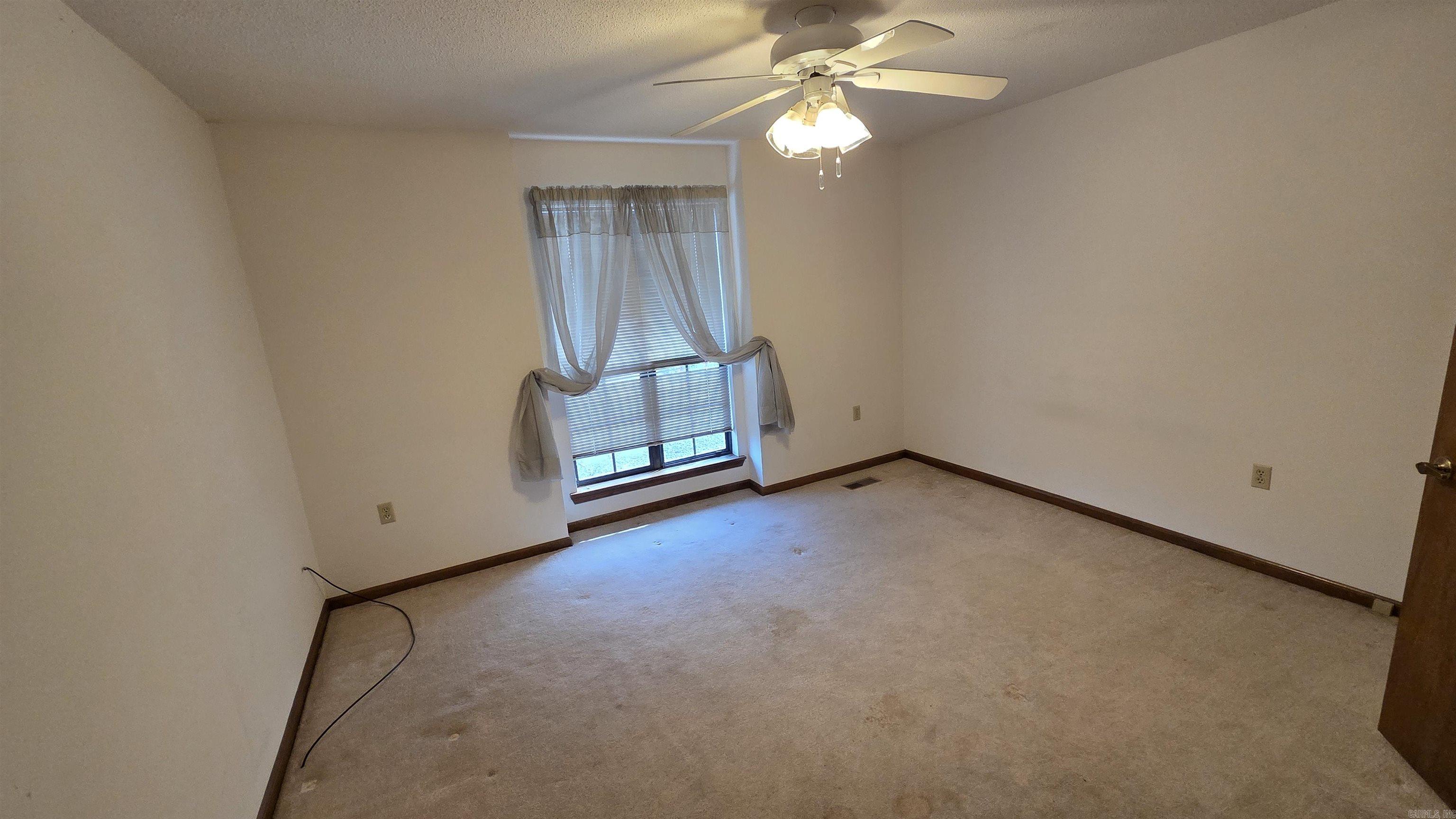 CASTLE RIDGE - Residential