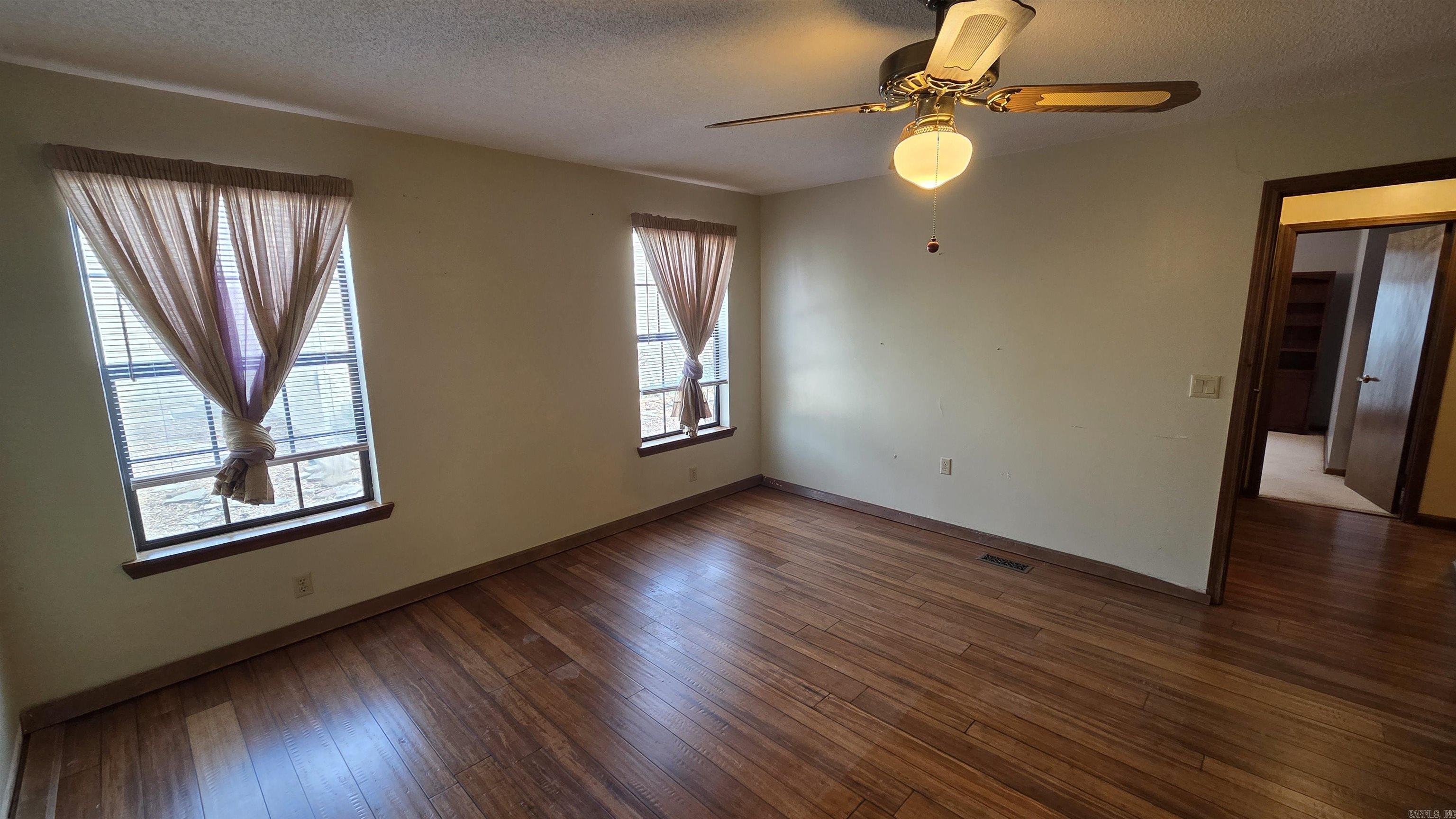 CASTLE RIDGE - Residential