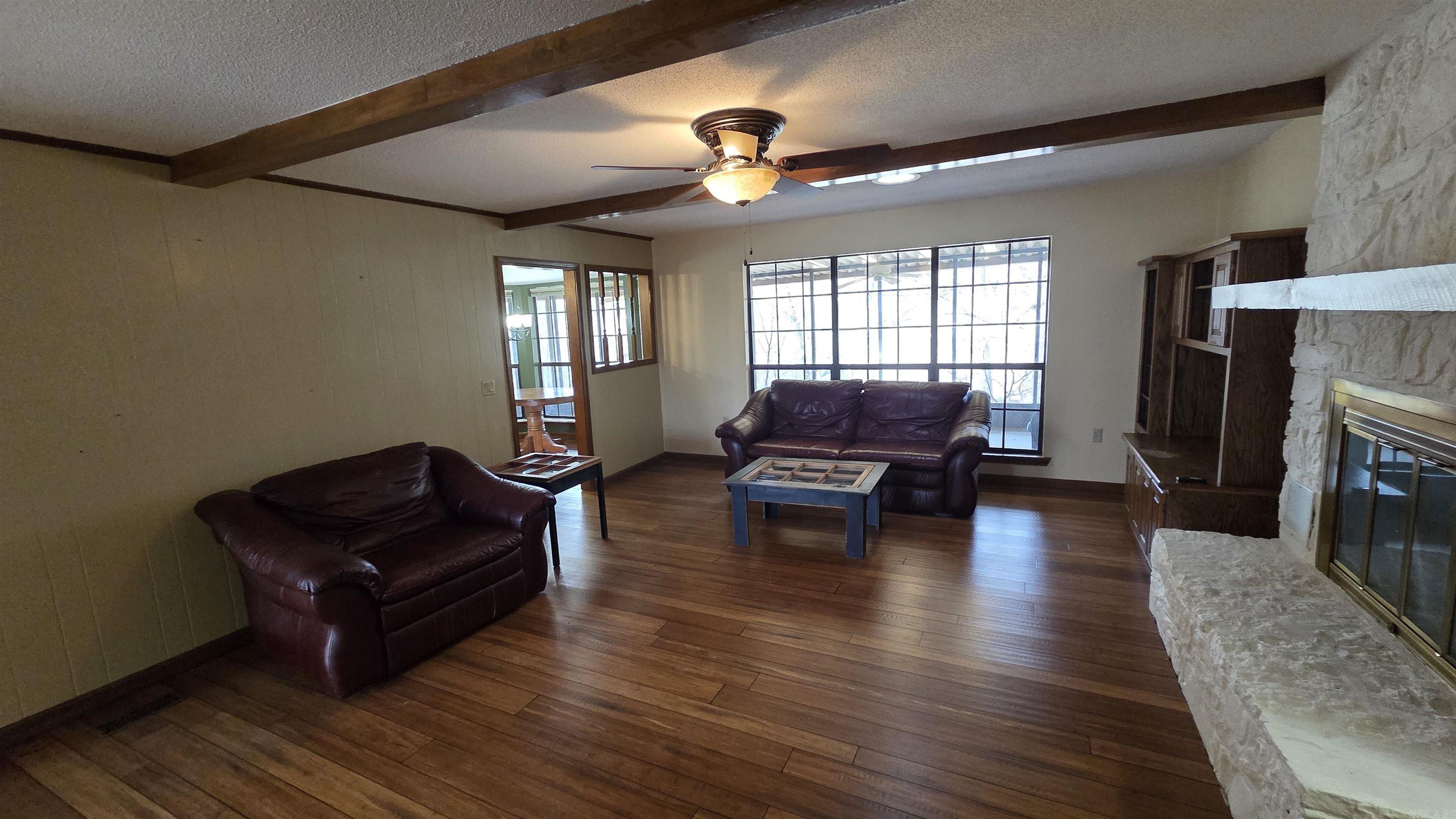 CASTLE RIDGE - Residential