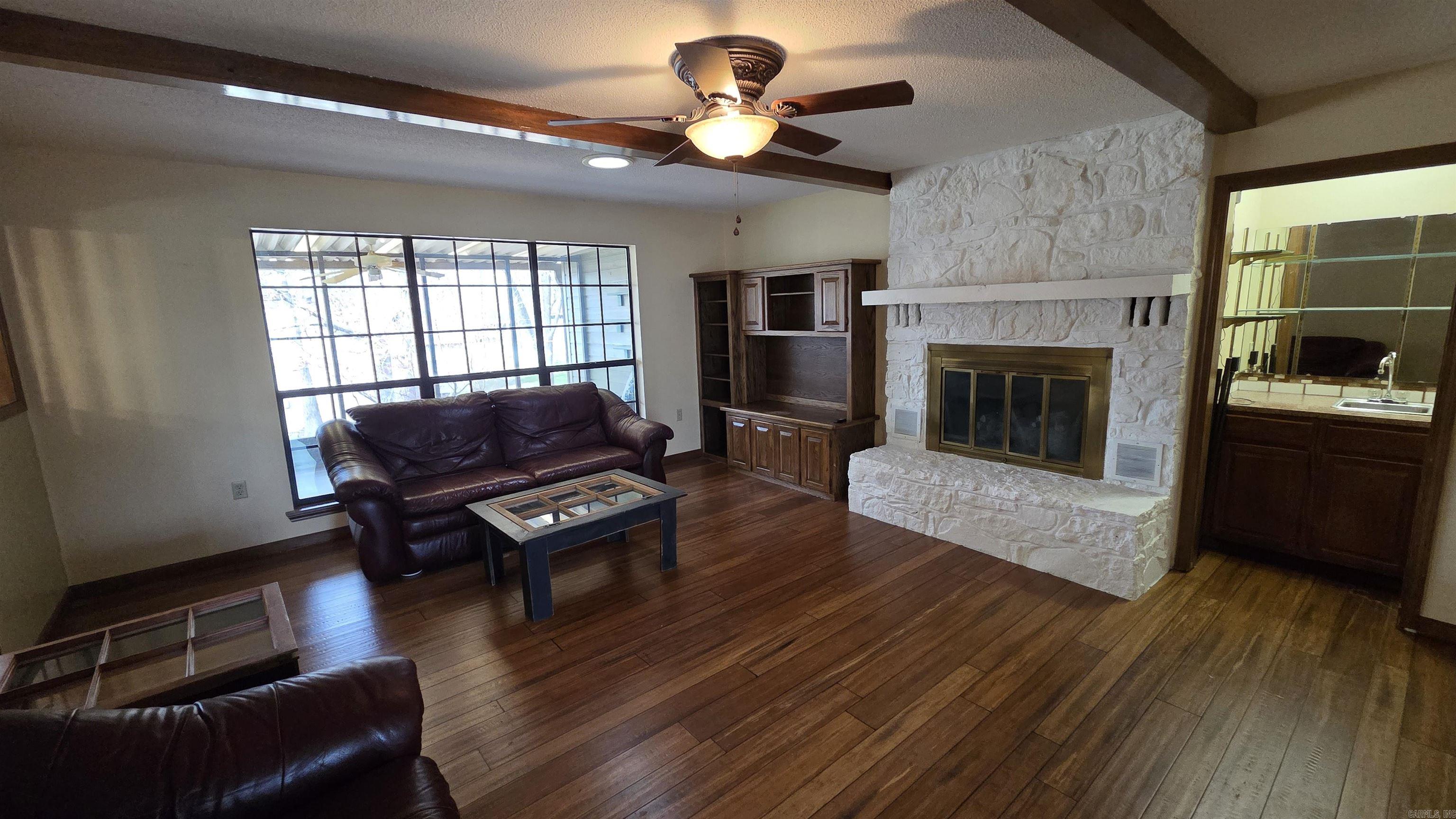 CASTLE RIDGE - Residential