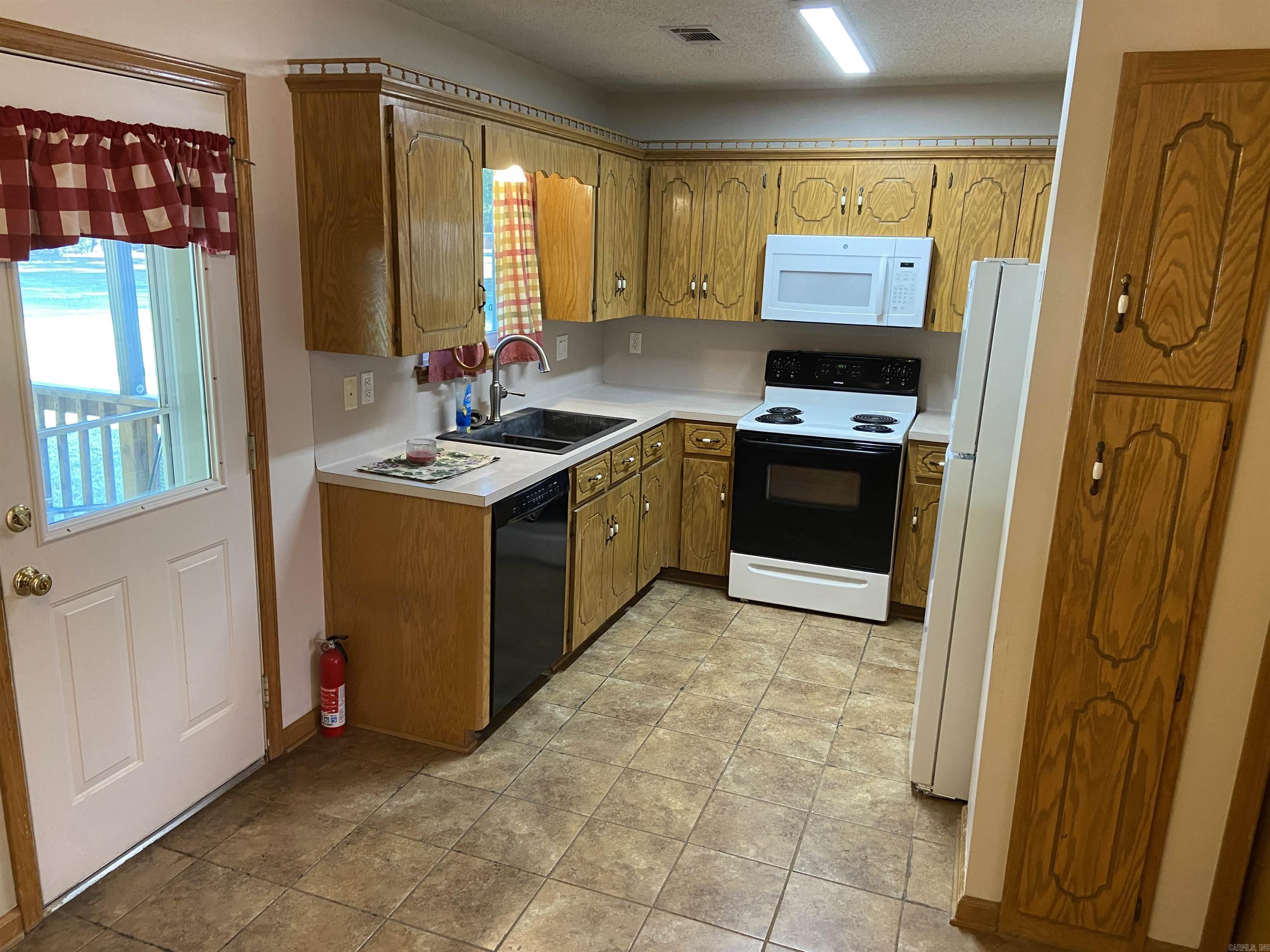 PEARL STONE ESTATES - Residential