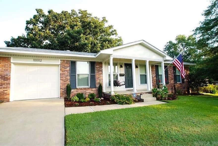 Great 3 bed, 2 bath home conveniently located in Midtown. Hardwood flooring and natural light make this a very inviting space. Large kitchen with plenty of cabinet and countertop space. Sliding glass doors to a nice patio and fully fenced back yard. One car garage. Come see it today!