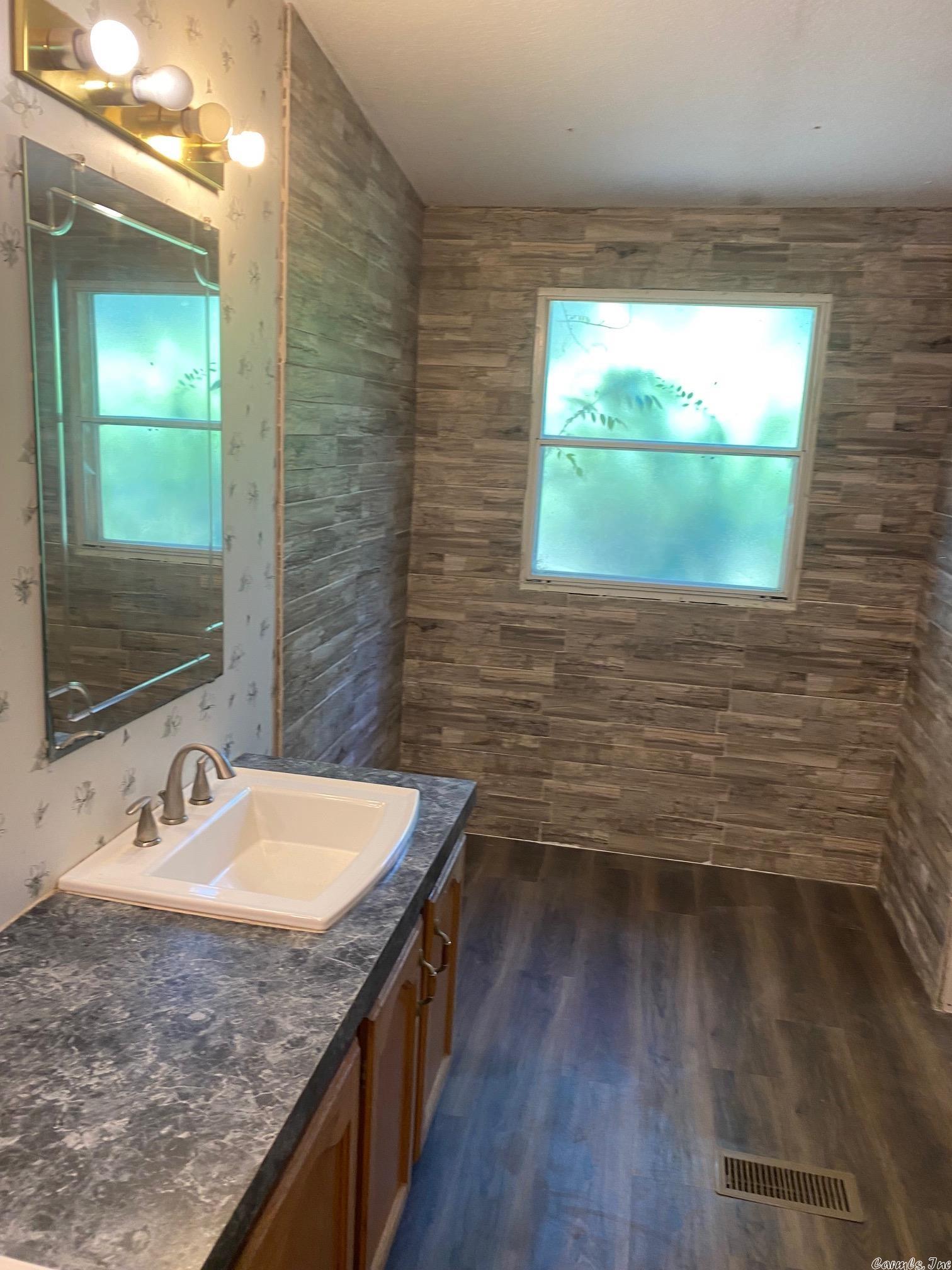 MCRAE ESTATES - Residential