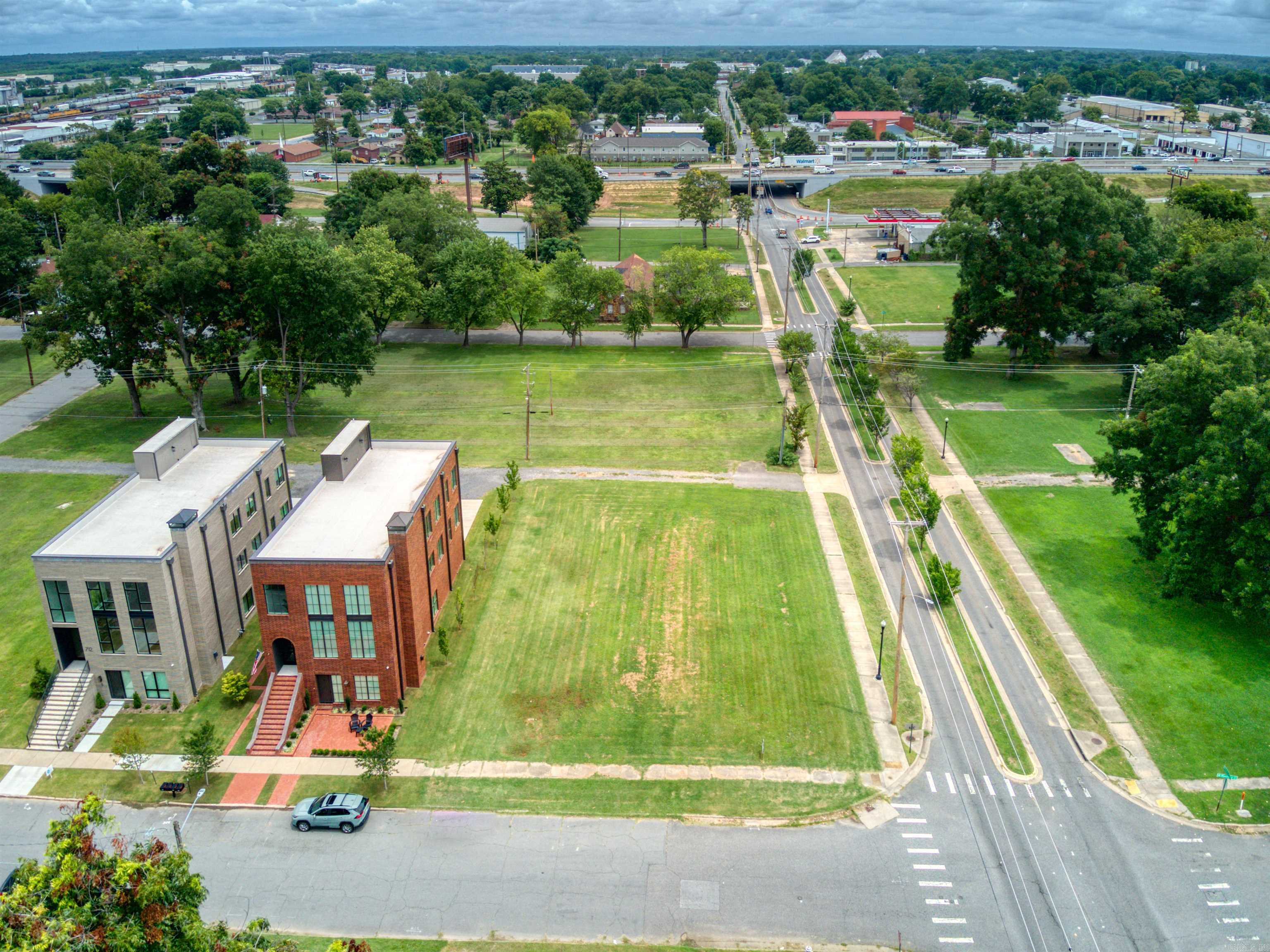 Photo 3 of 17 of N Magnolia Street land