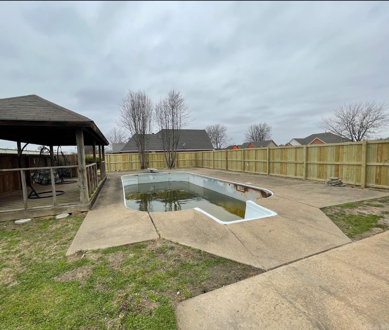 PLEASANT WOODS - Residential