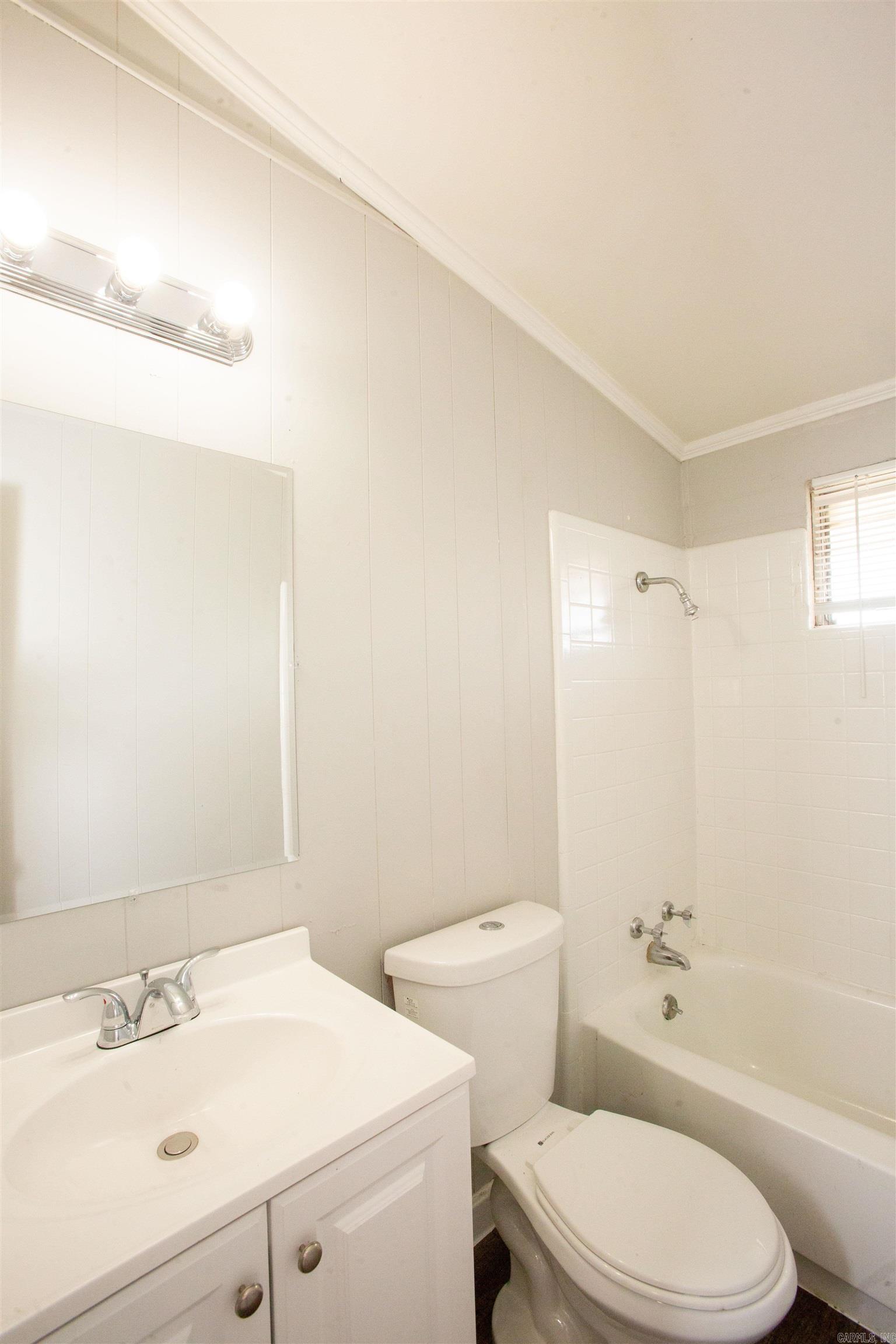 ARROW HEAD MANOR - Residential Lease