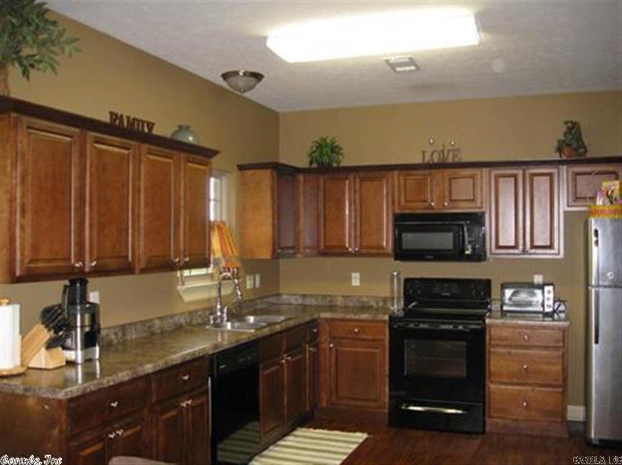 Base Meadows - Residential Lease