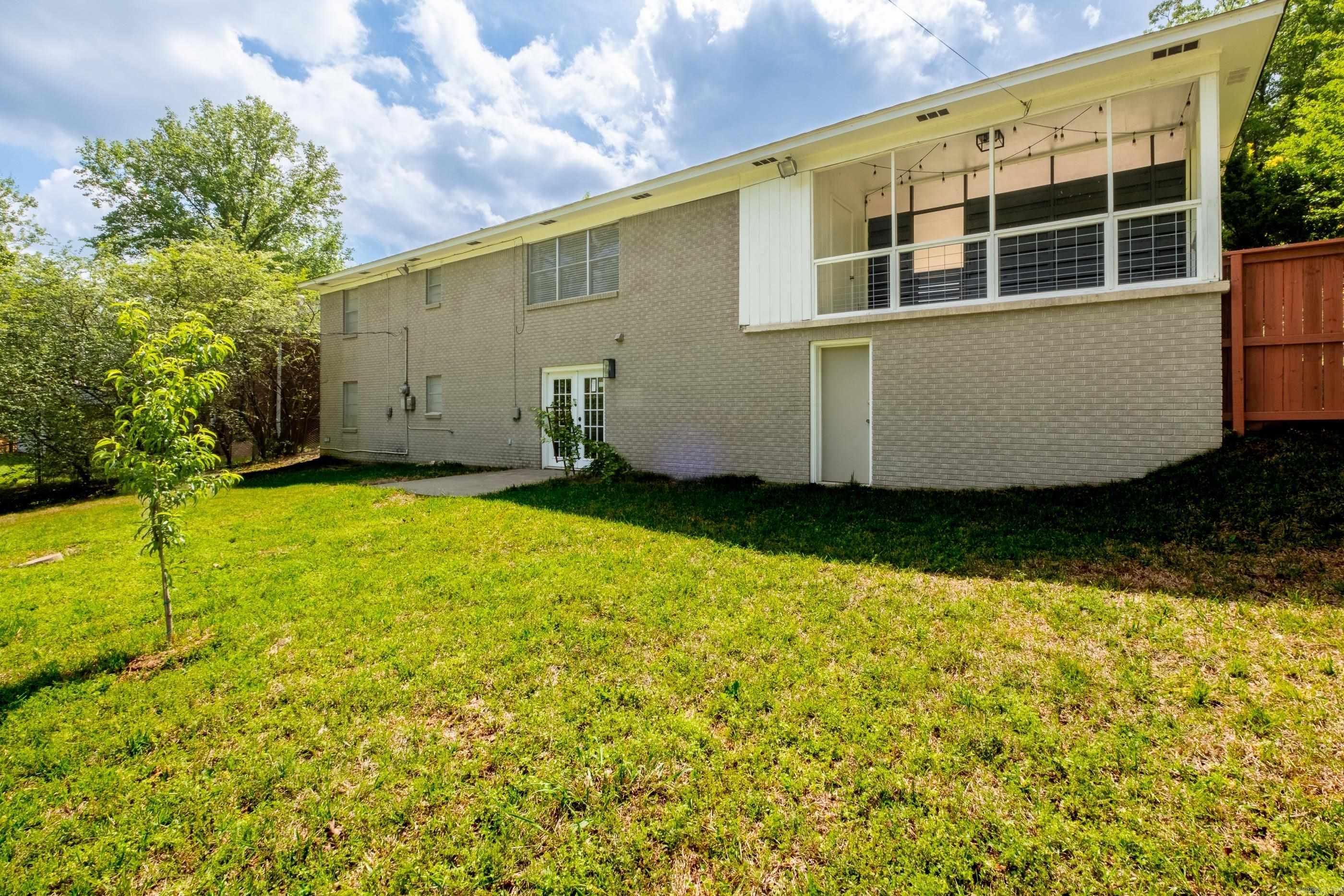 LEAWOOD HEIGHTS - Residential