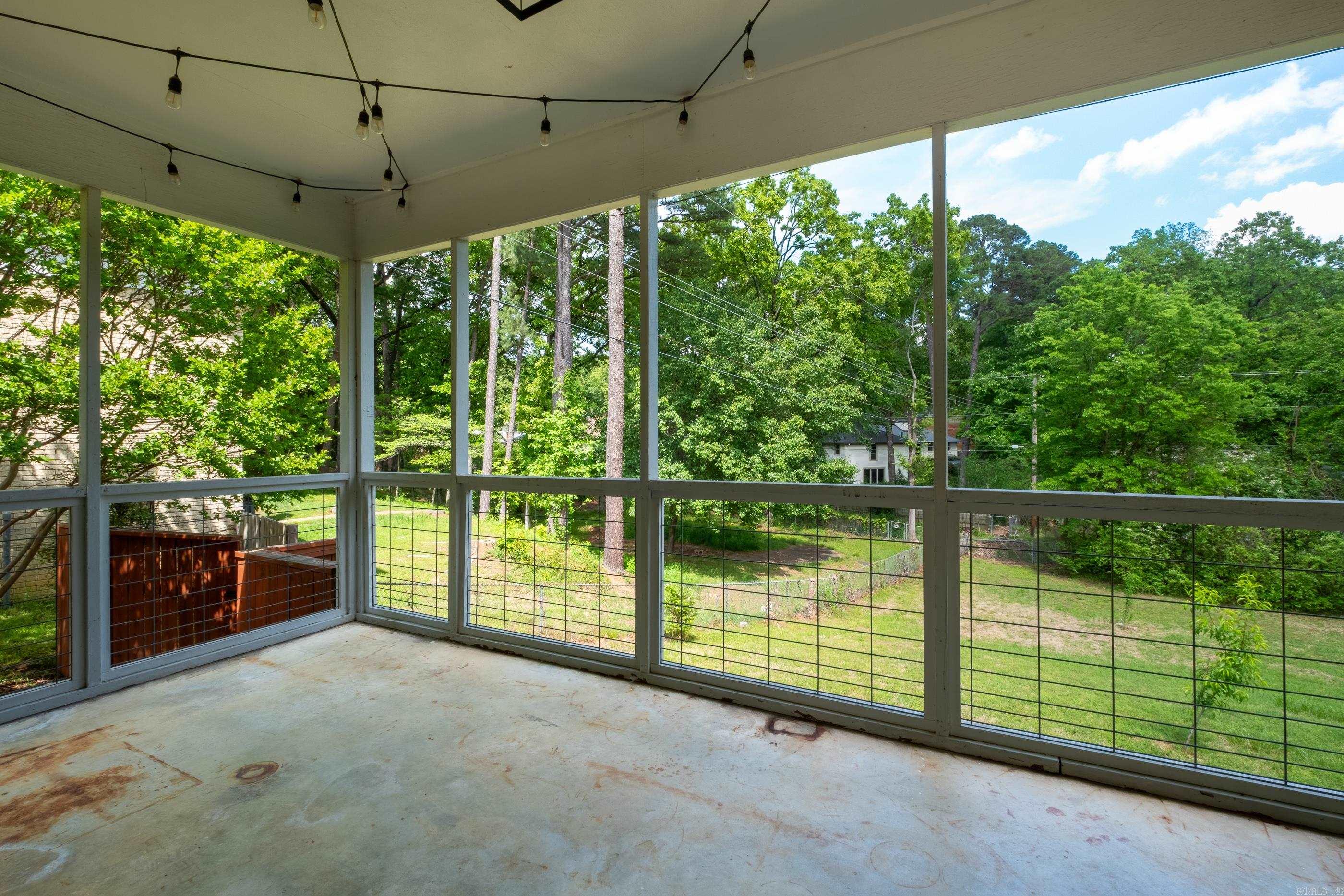 LEAWOOD HEIGHTS - Residential