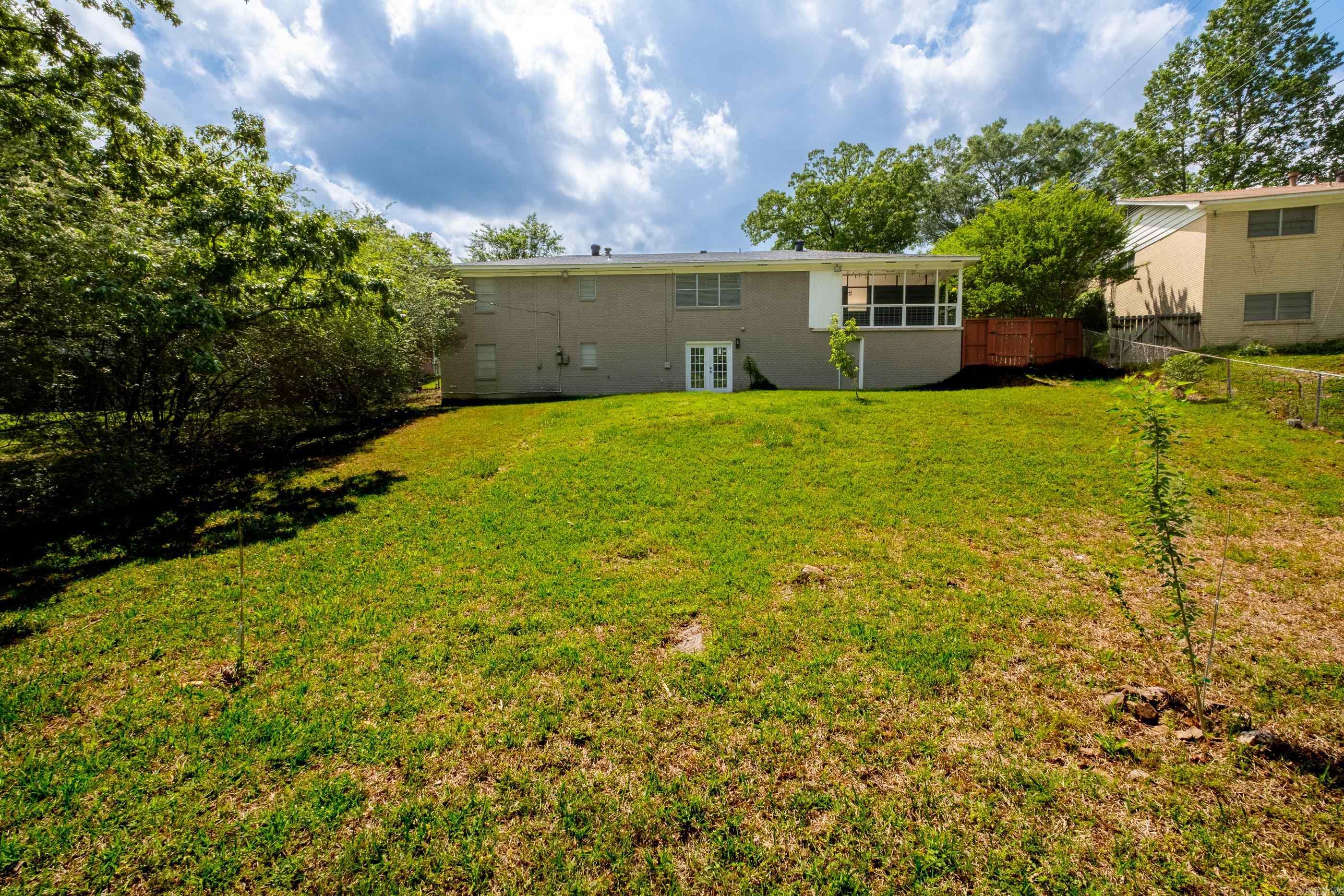 LEAWOOD HEIGHTS - Residential