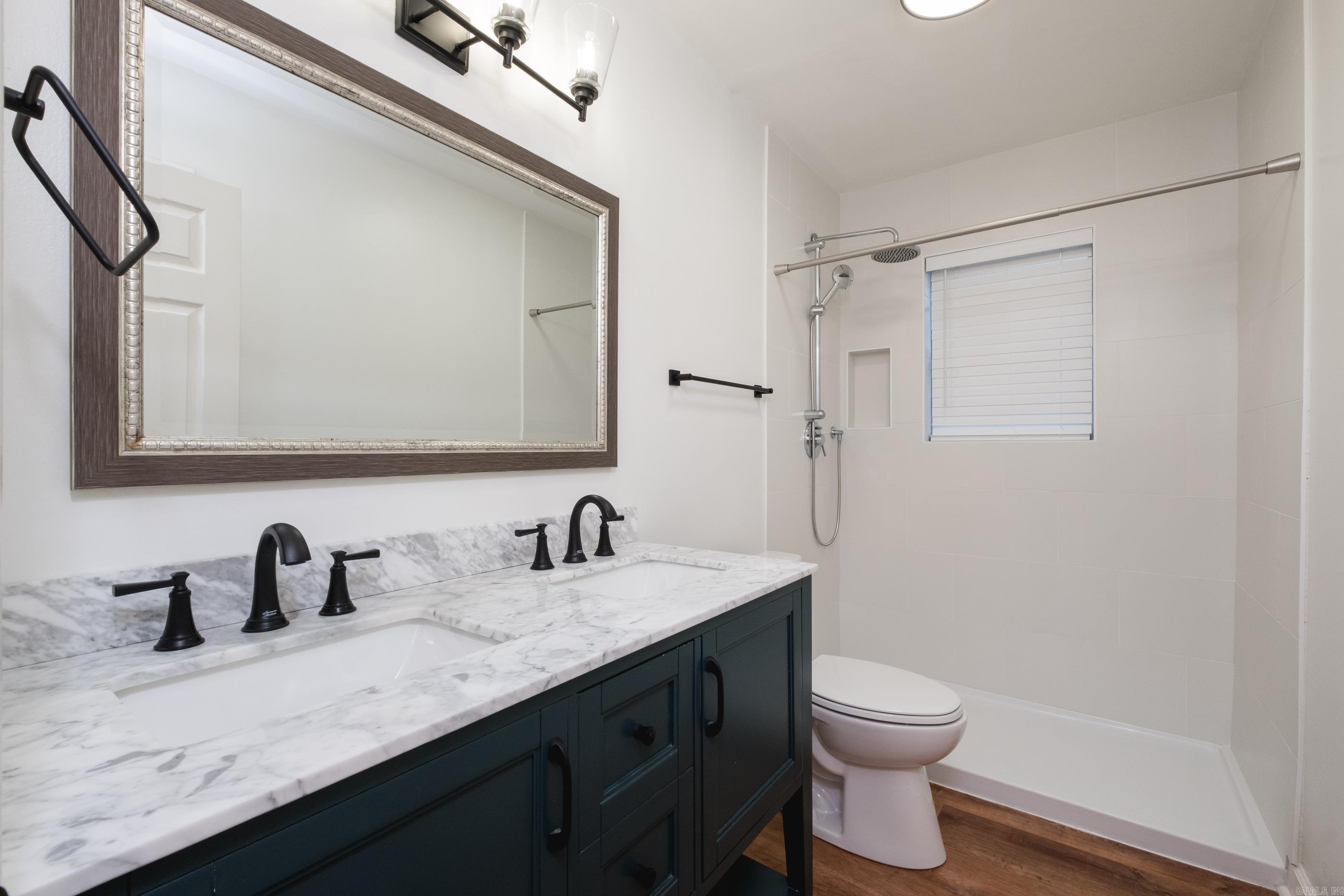 LEAWOOD HEIGHTS - Residential