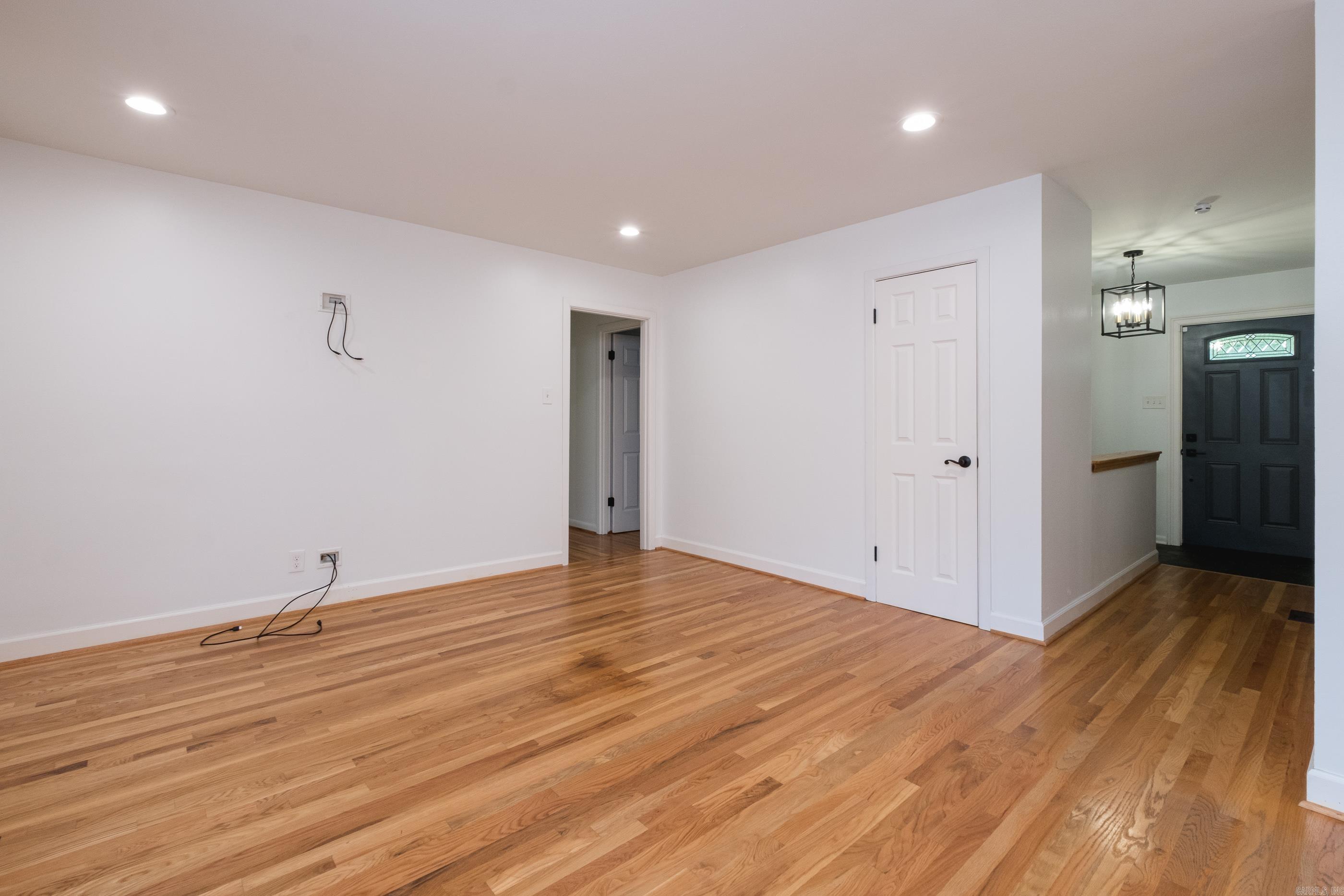 LEAWOOD HEIGHTS - Residential