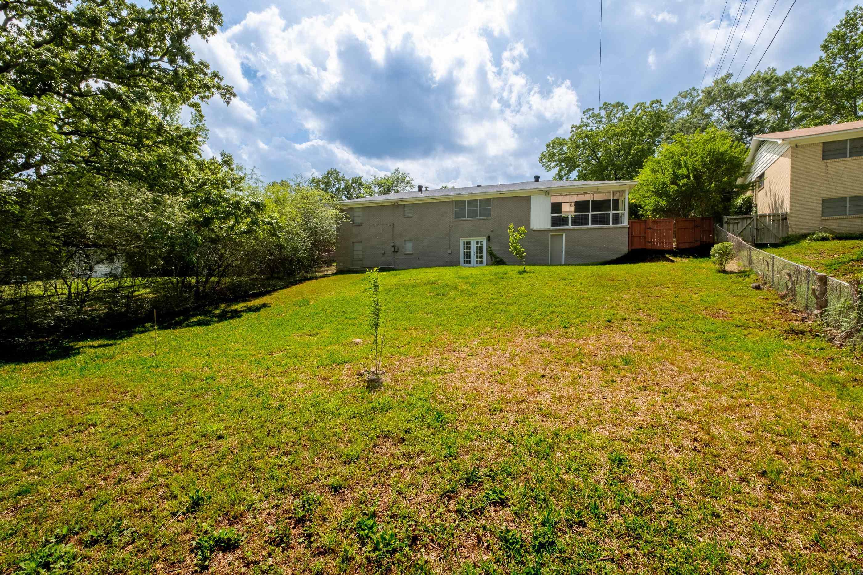 LEAWOOD HEIGHTS - Residential