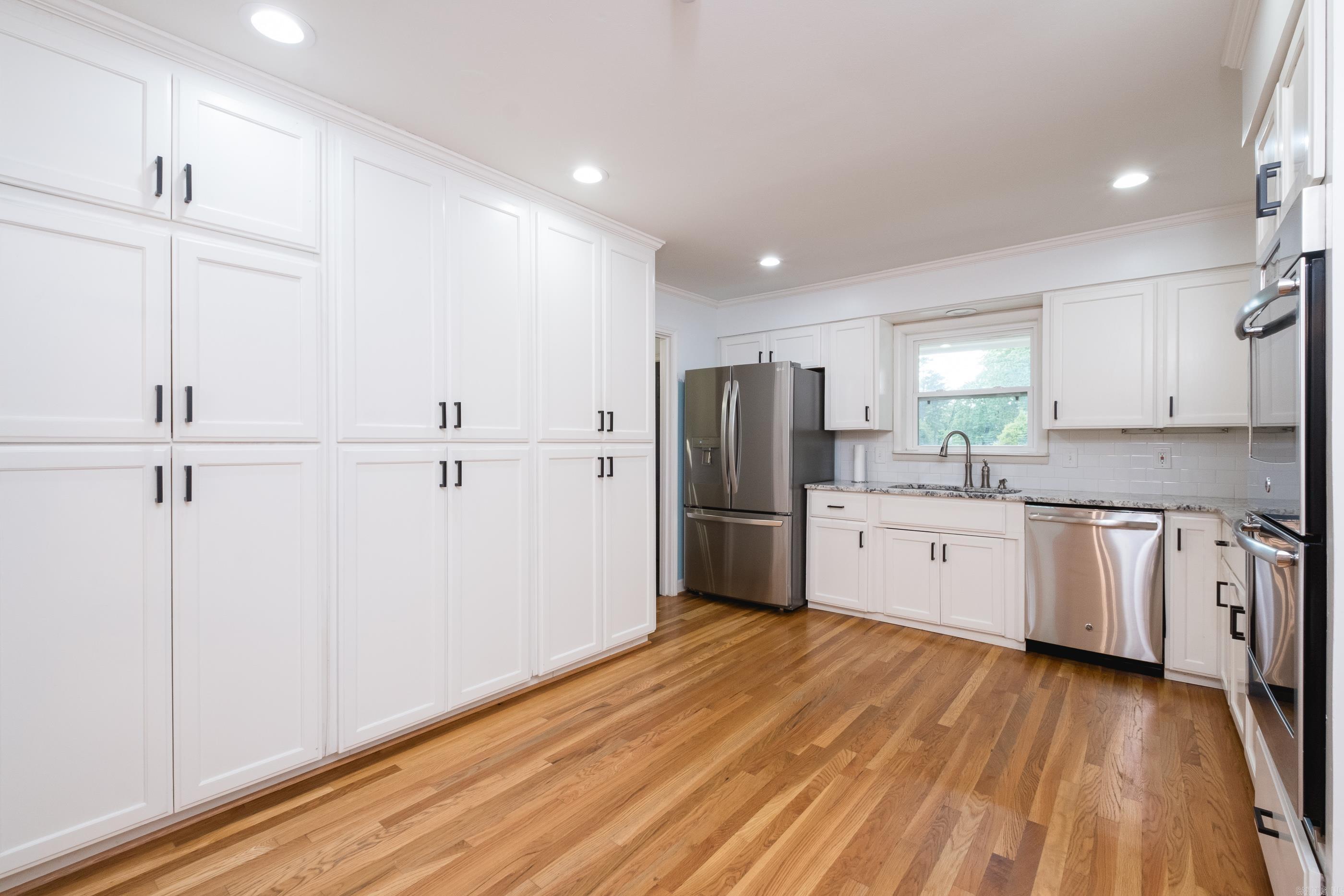 LEAWOOD HEIGHTS - Residential