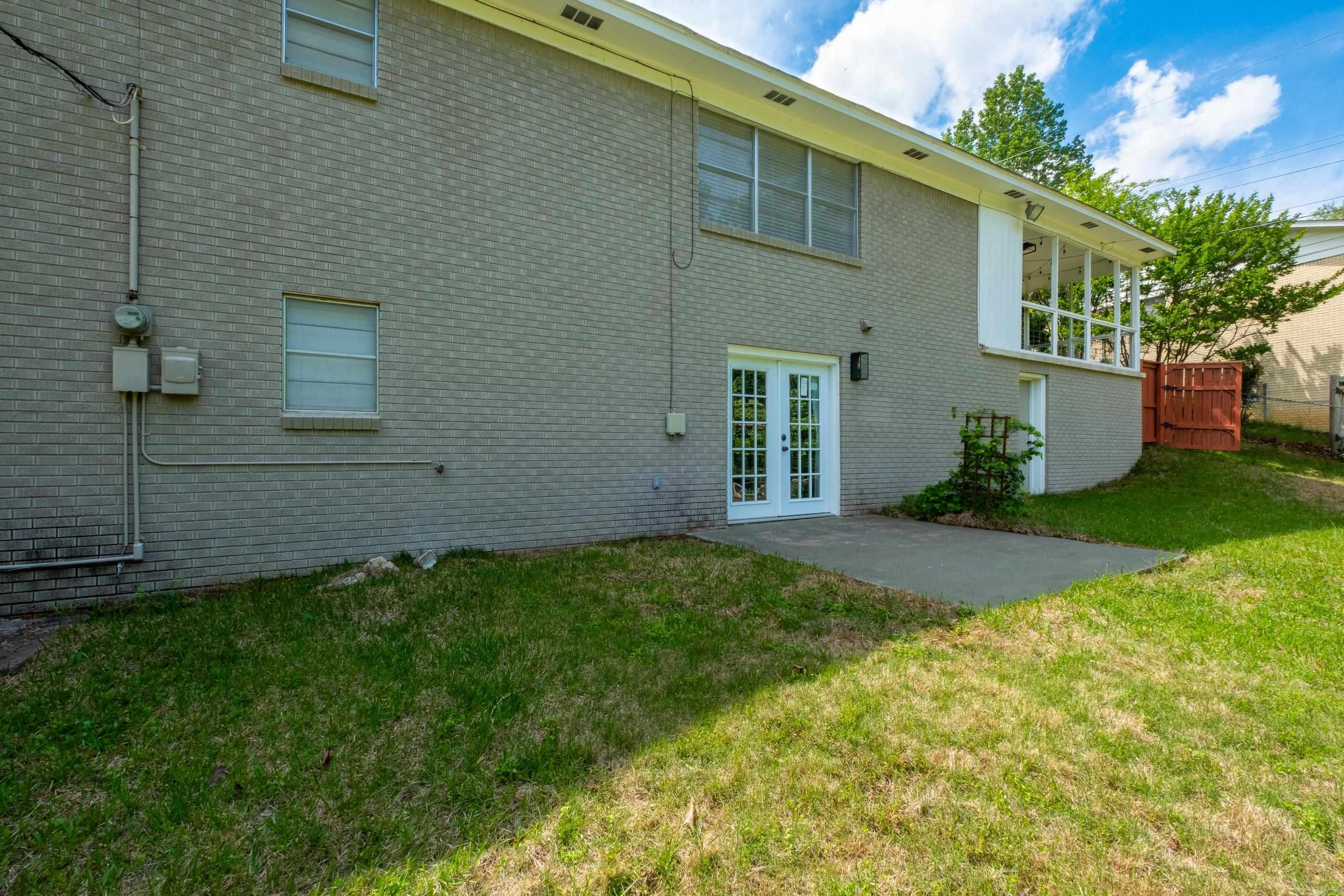 LEAWOOD HEIGHTS - Residential