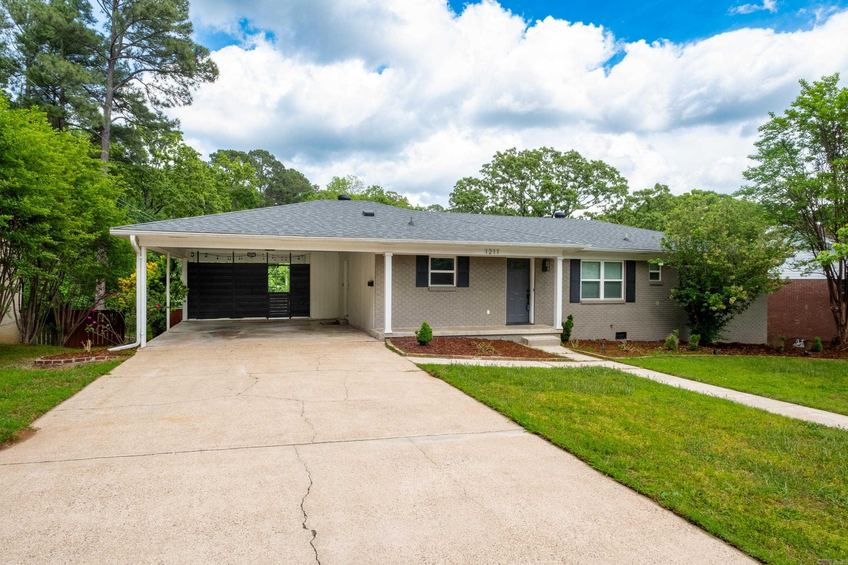 LEAWOOD HEIGHTS - Residential