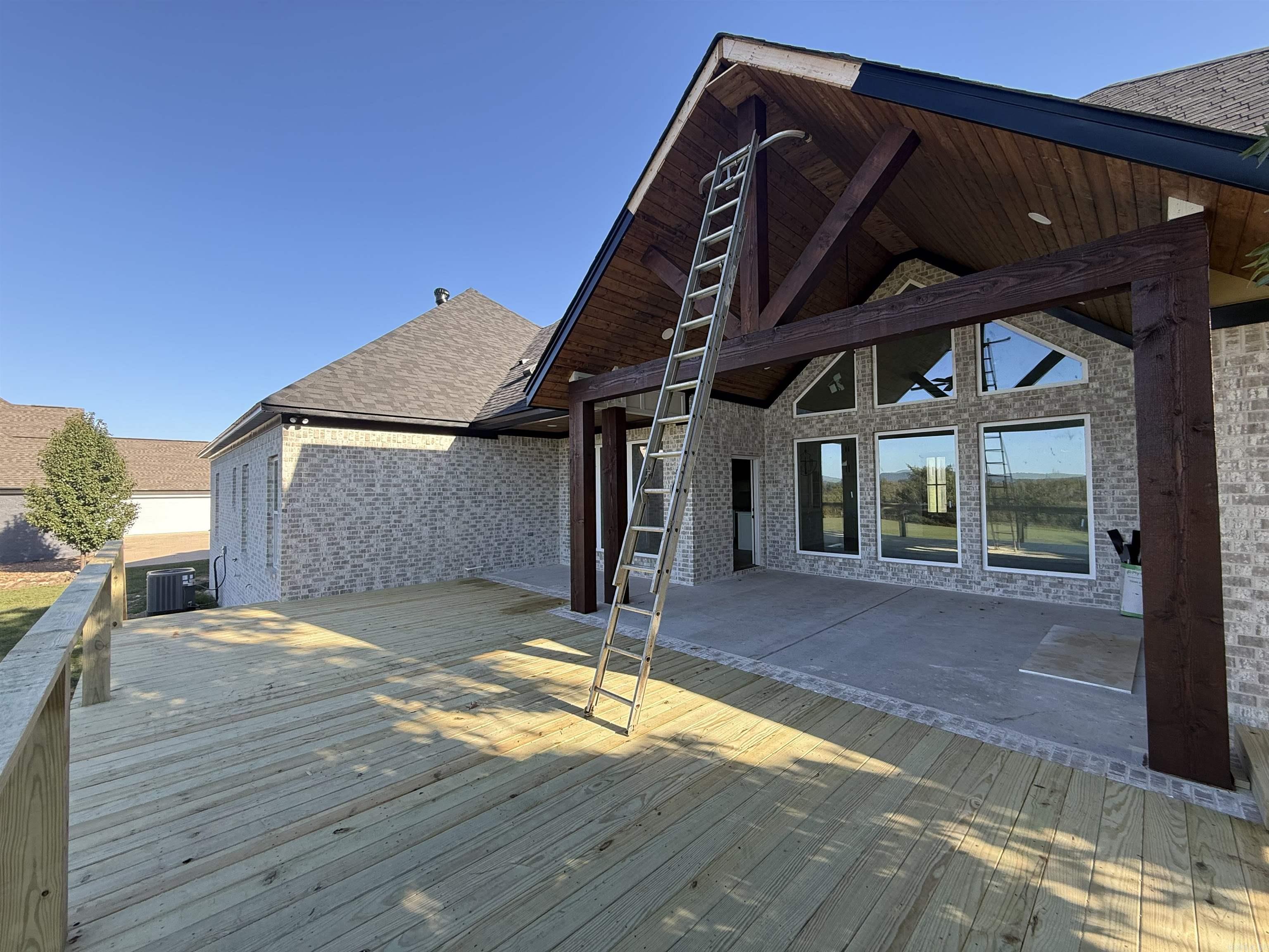 LANDING AT EMERALD ISLE - LAKE - Residential