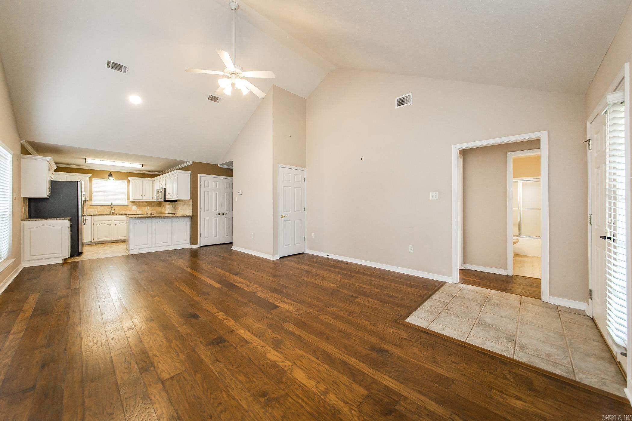 RIDGEFIELD - Residential