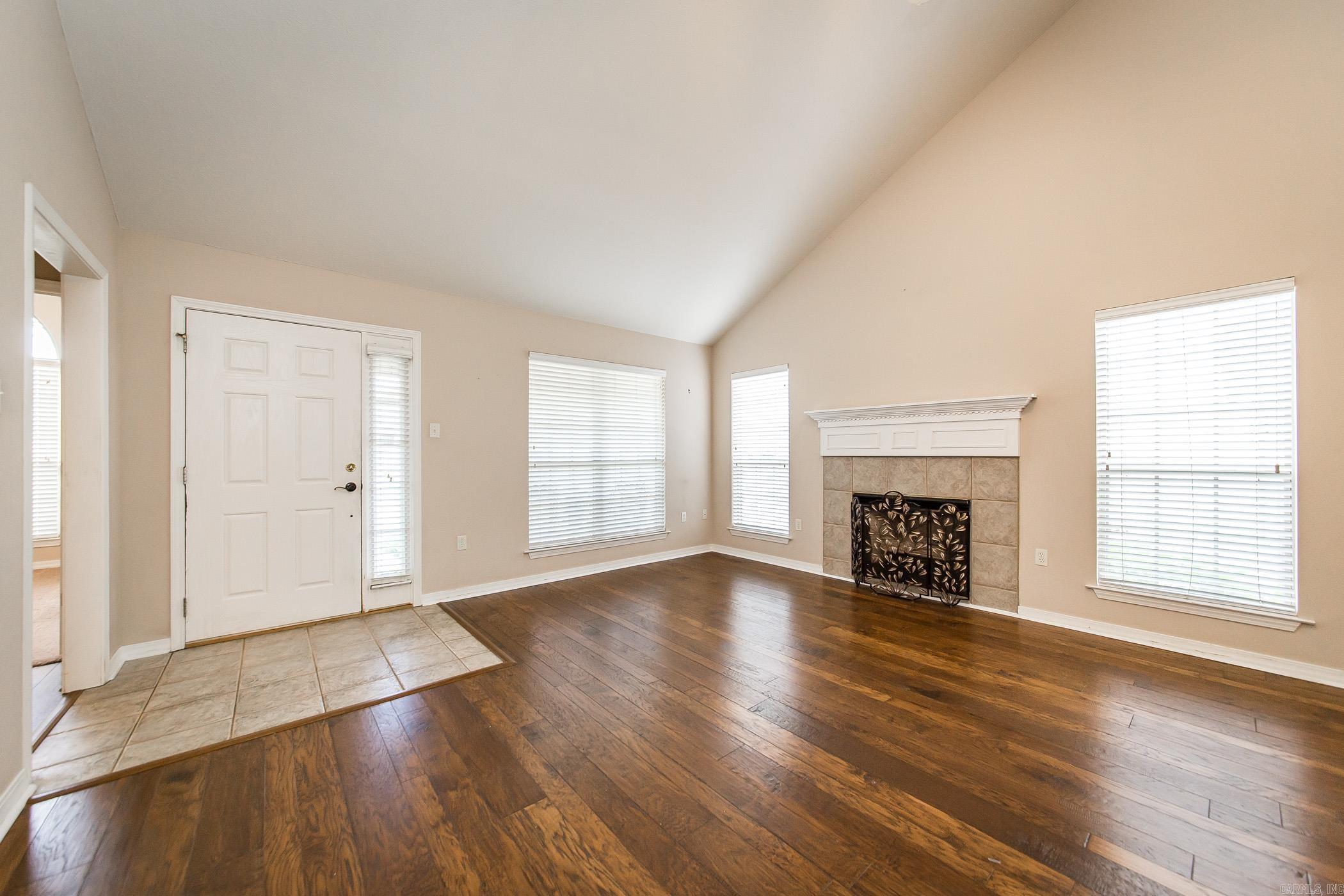 RIDGEFIELD - Residential