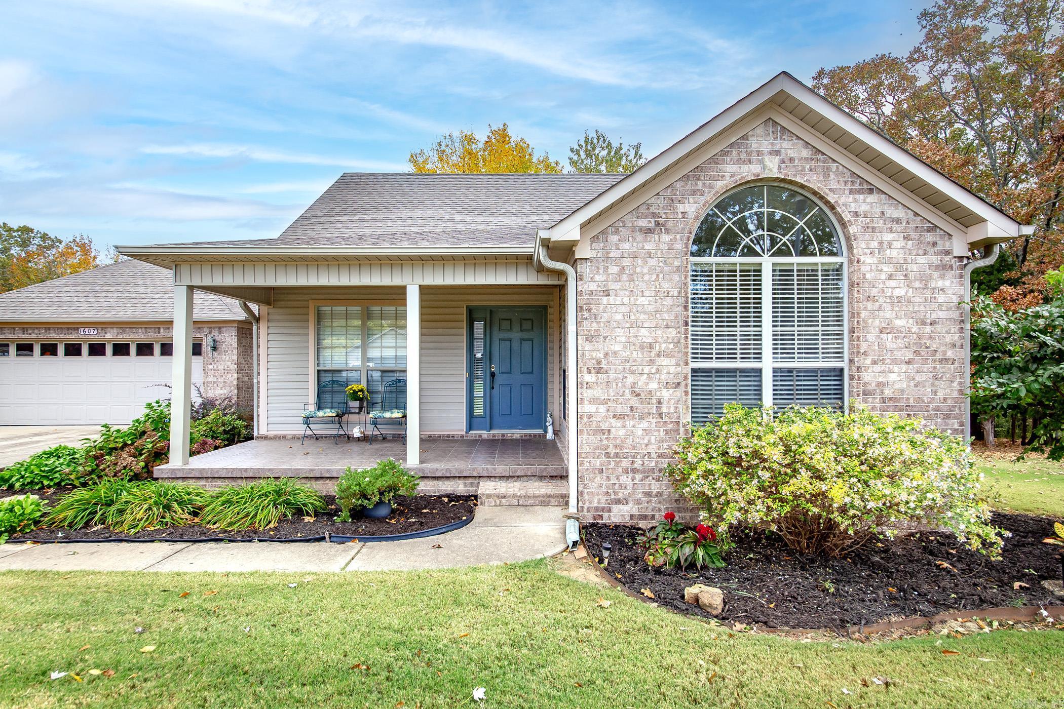 RIDGEFIELD - Residential