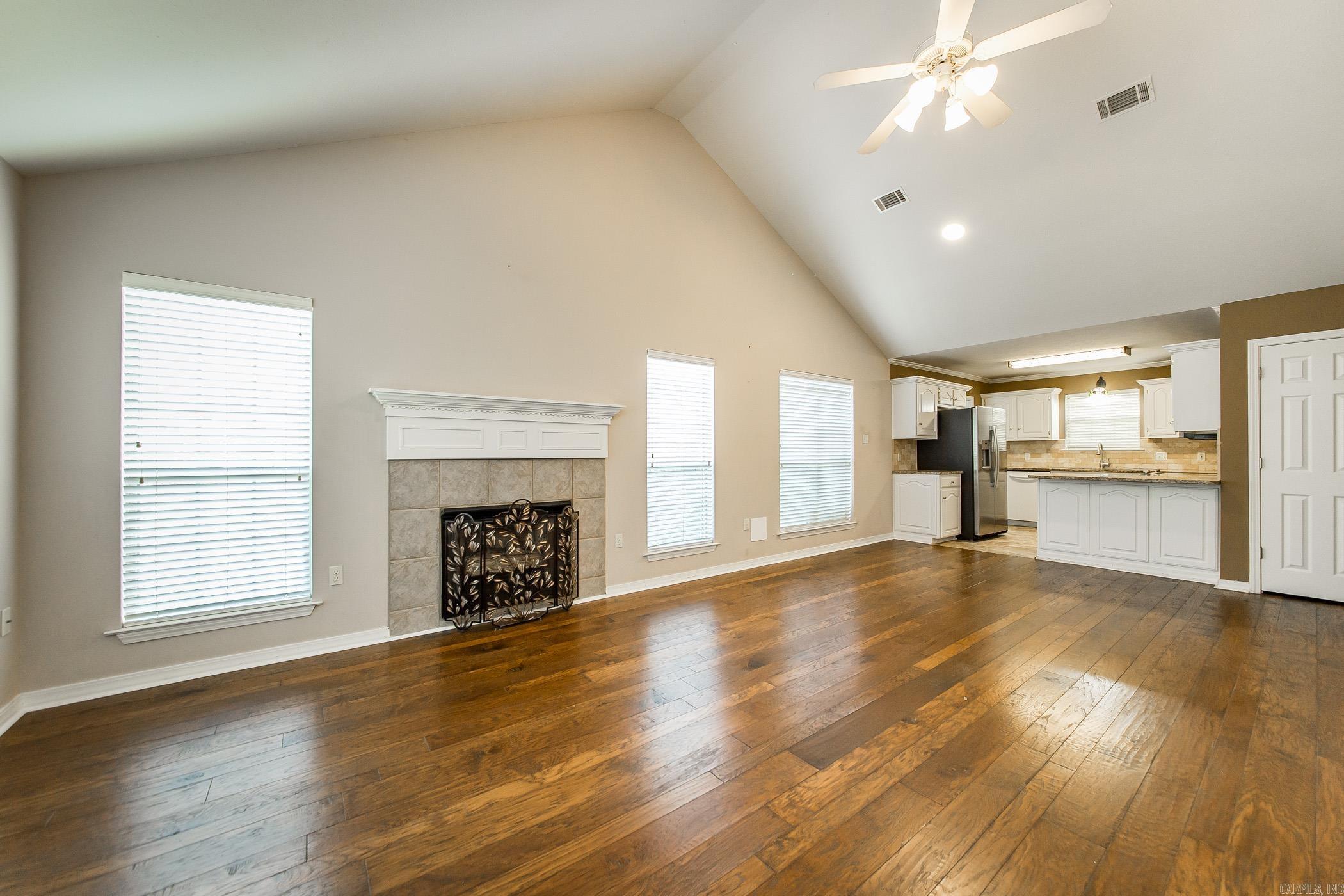 RIDGEFIELD - Residential