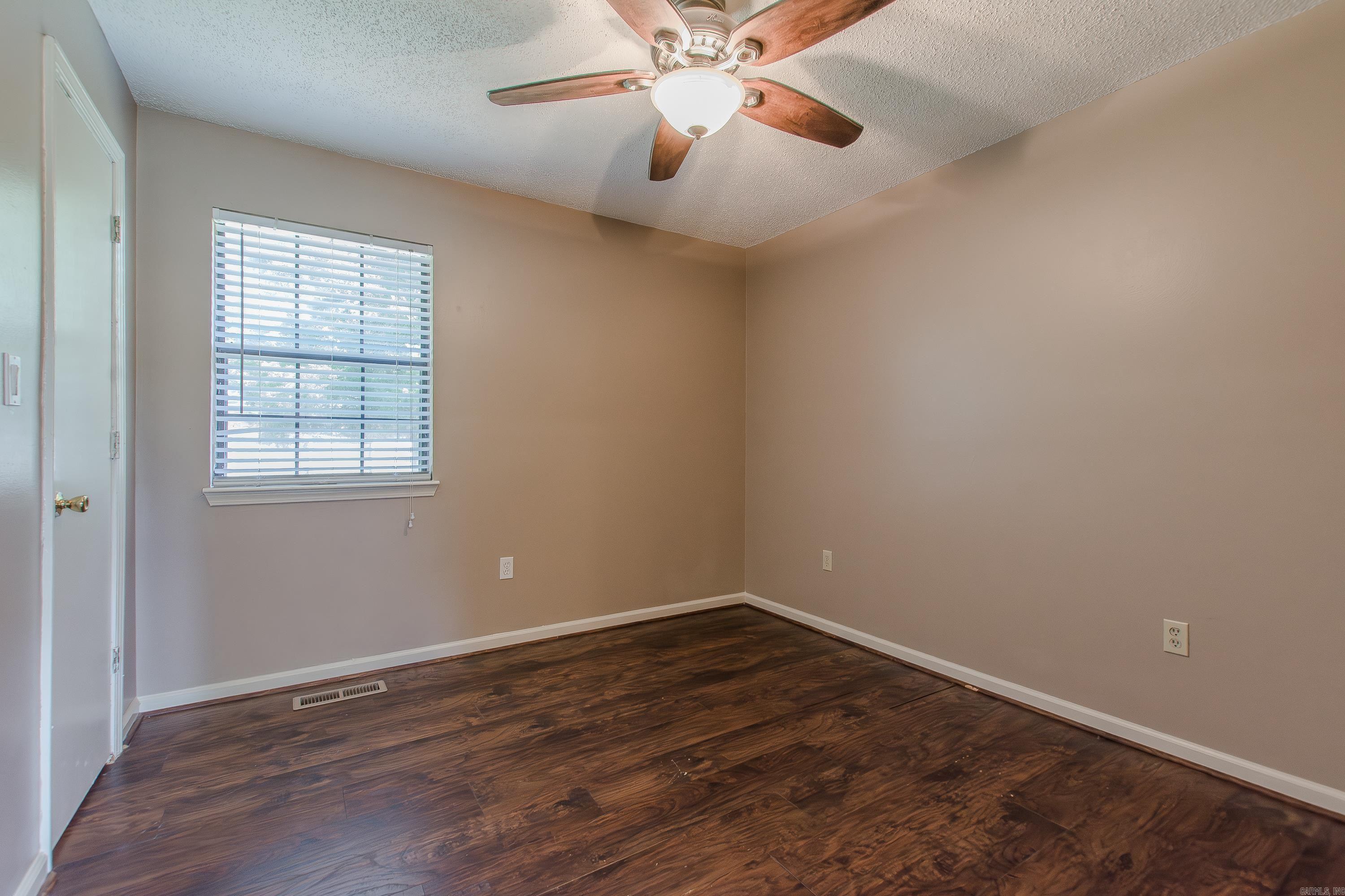 WOODLAND HILLS - Residential