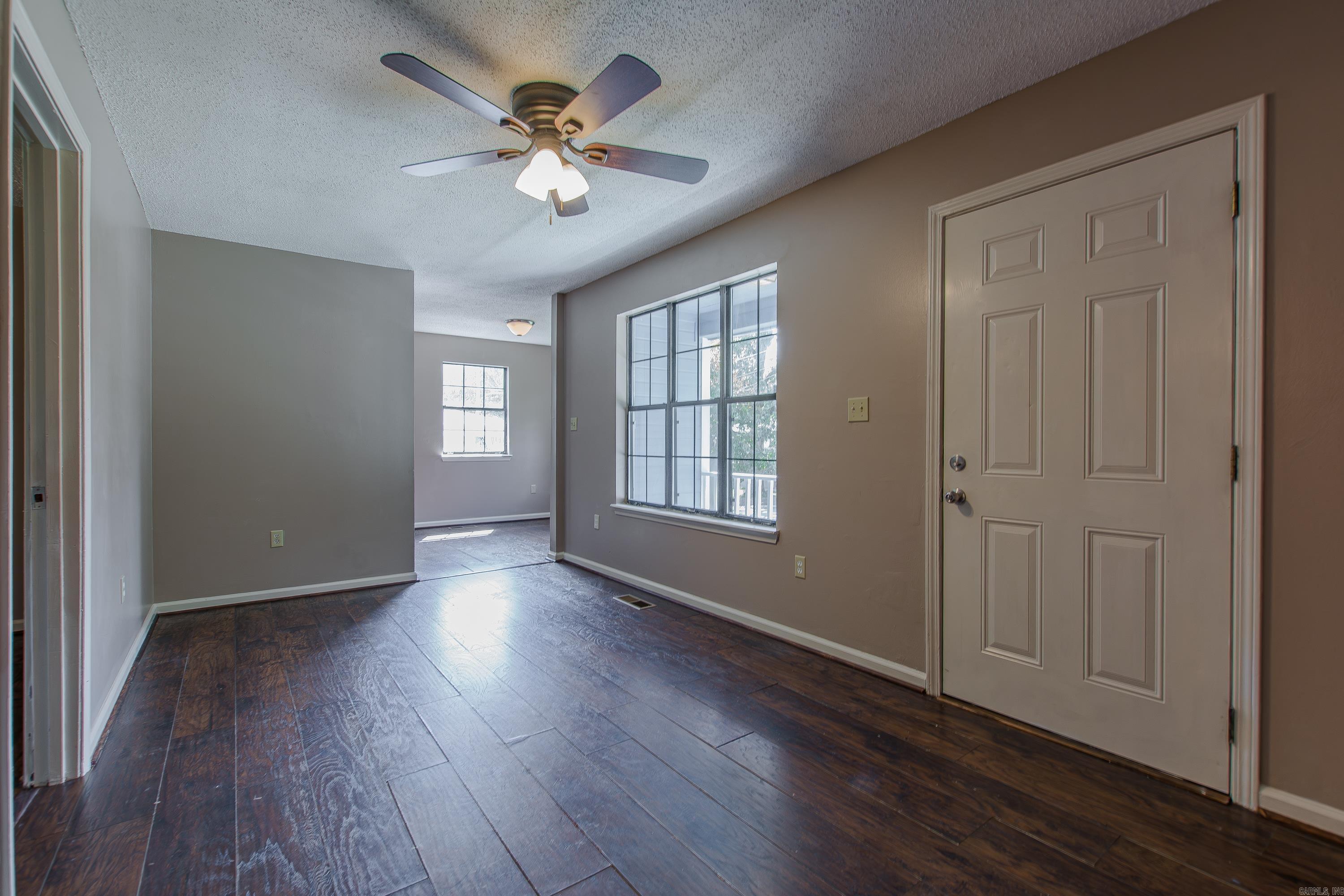 WOODLAND HILLS - Residential