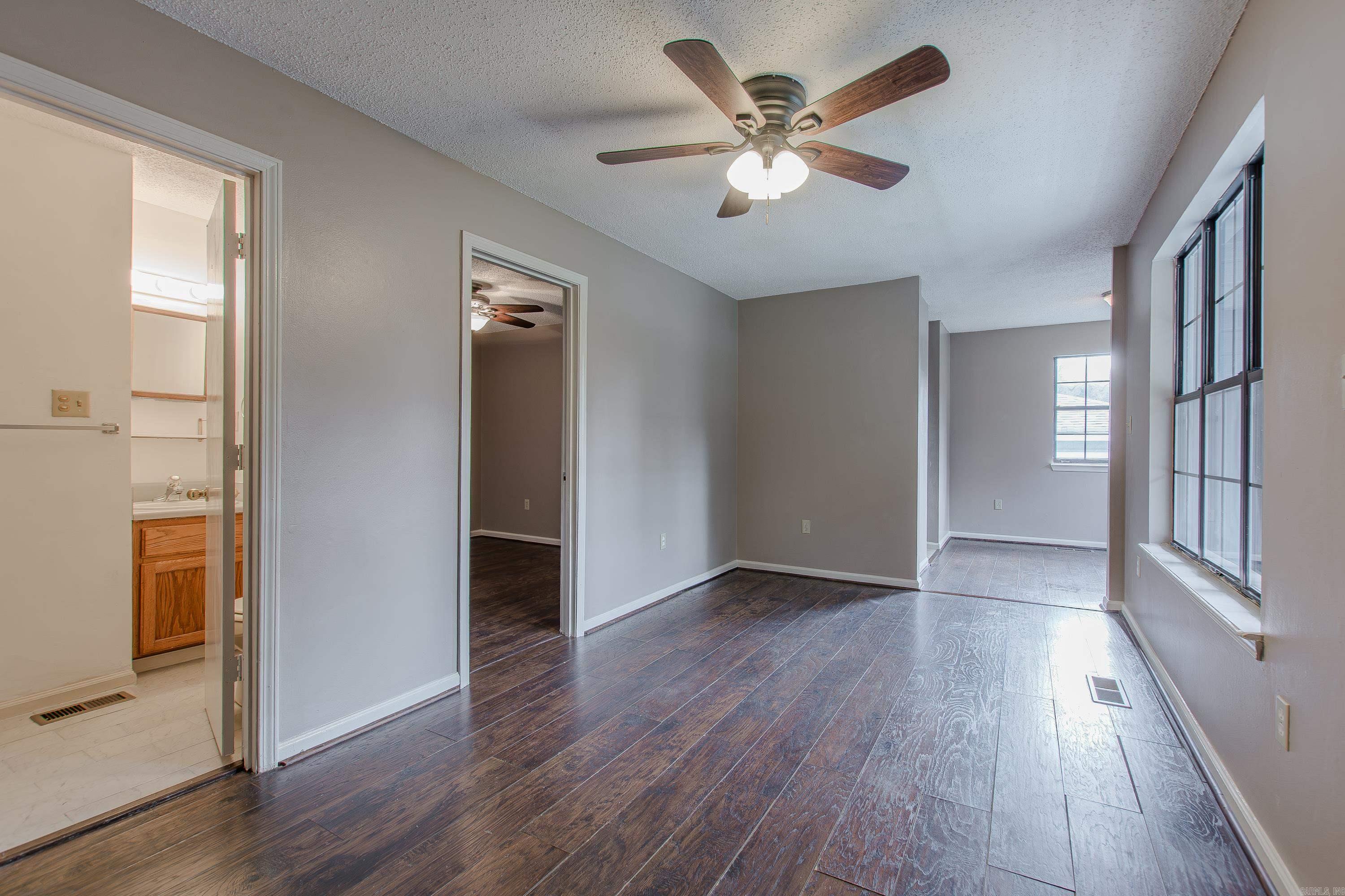 WOODLAND HILLS - Residential