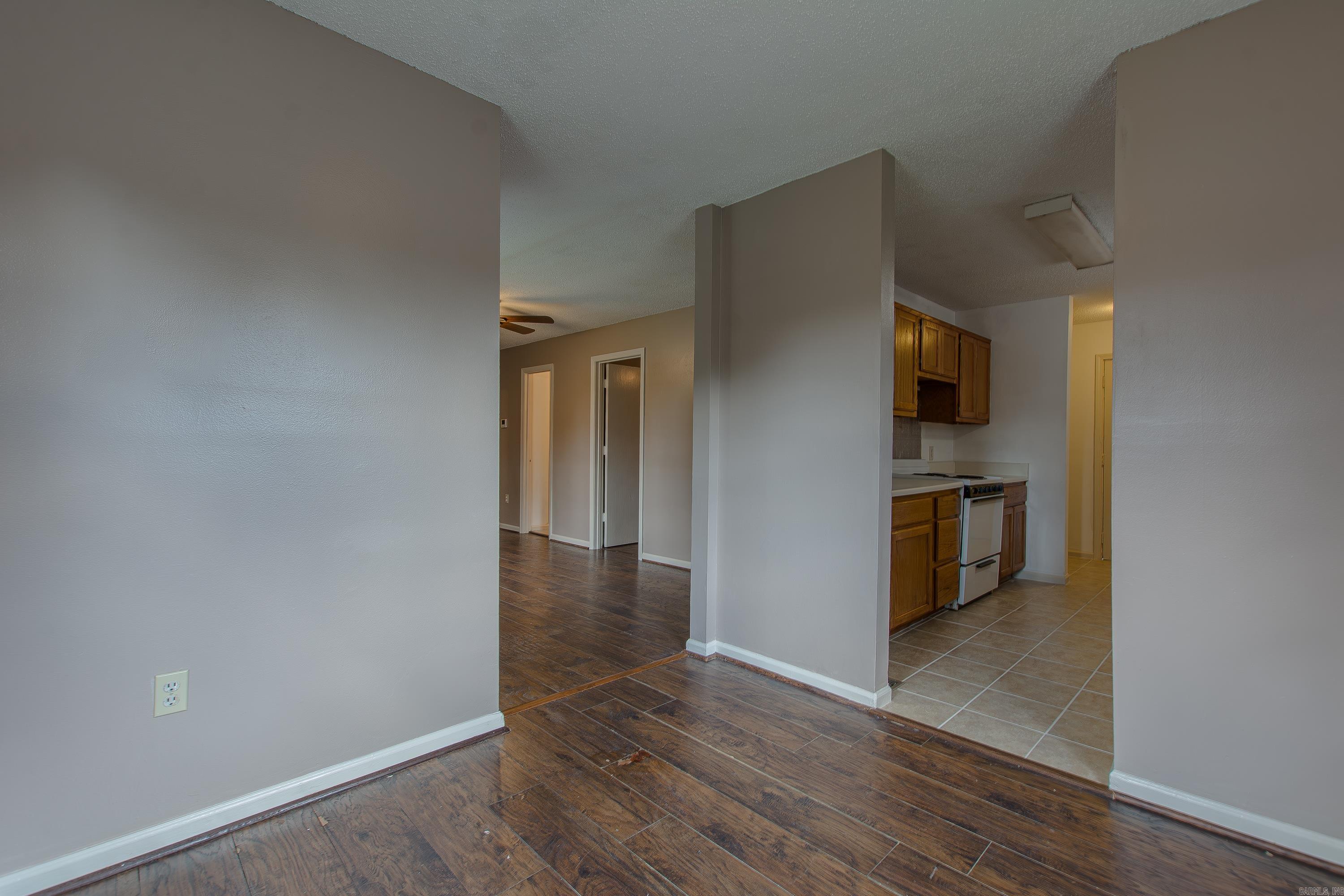 WOODLAND HILLS - Residential