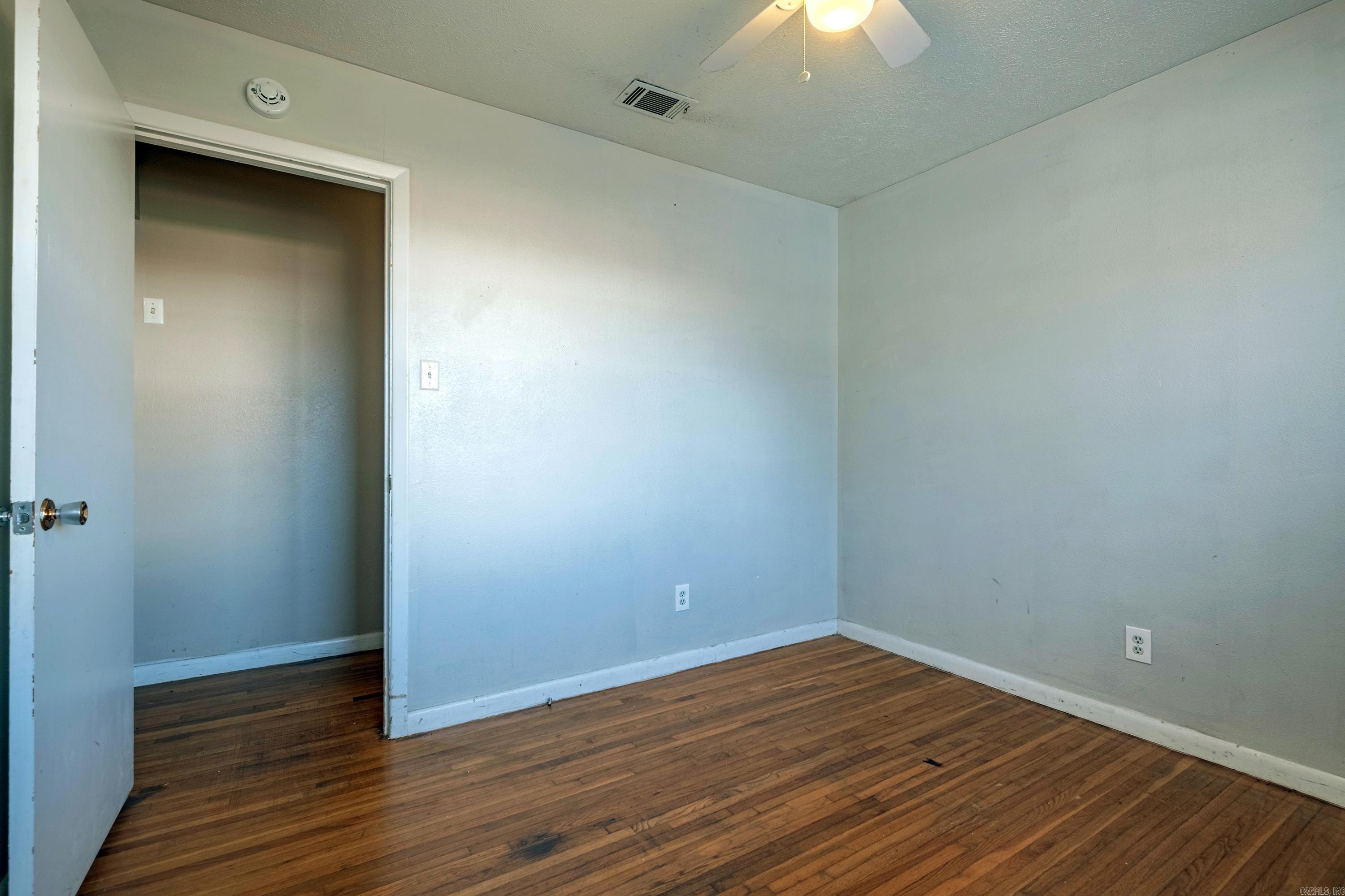 TWIN LAKES - Residential