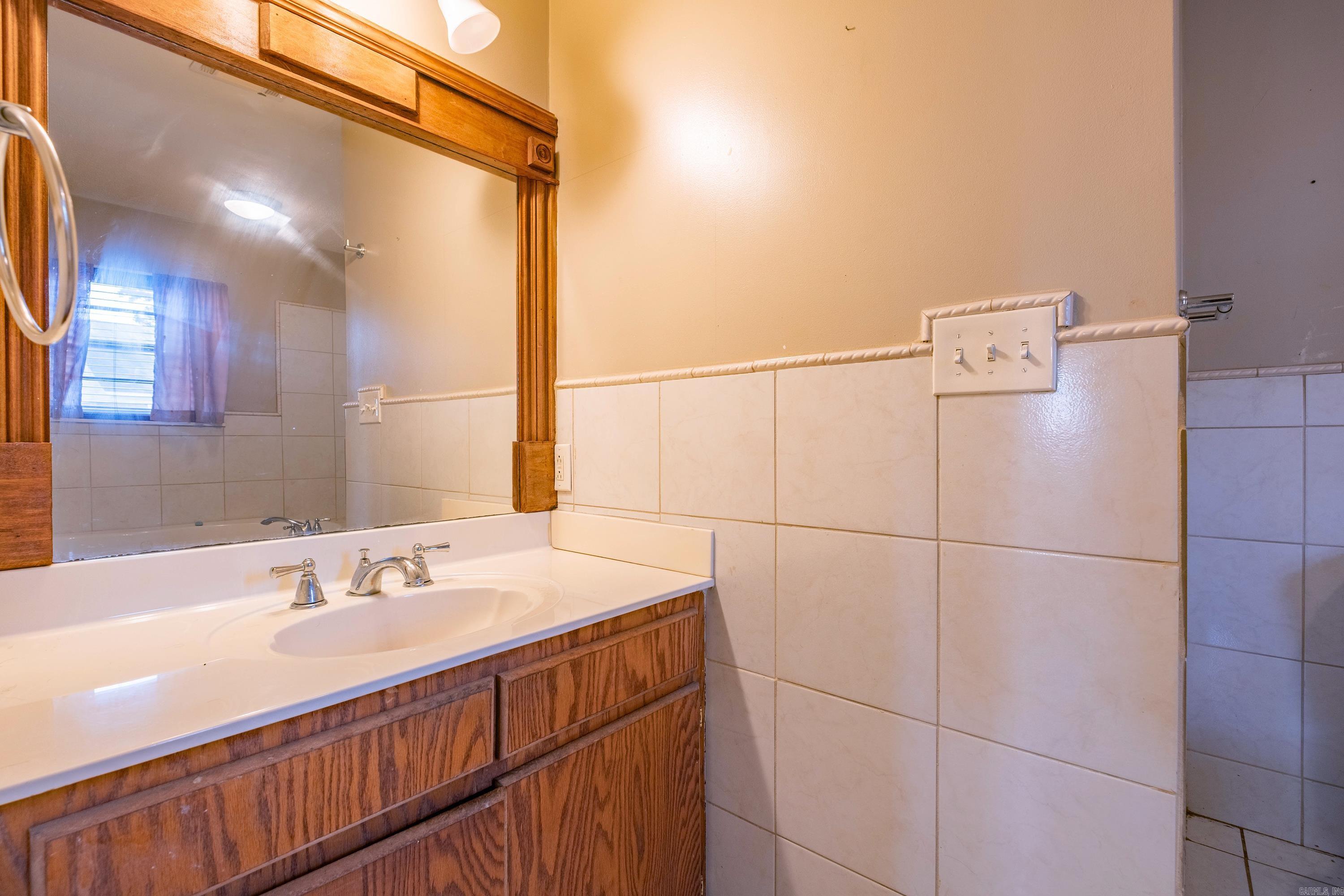 TWIN LAKES - Residential