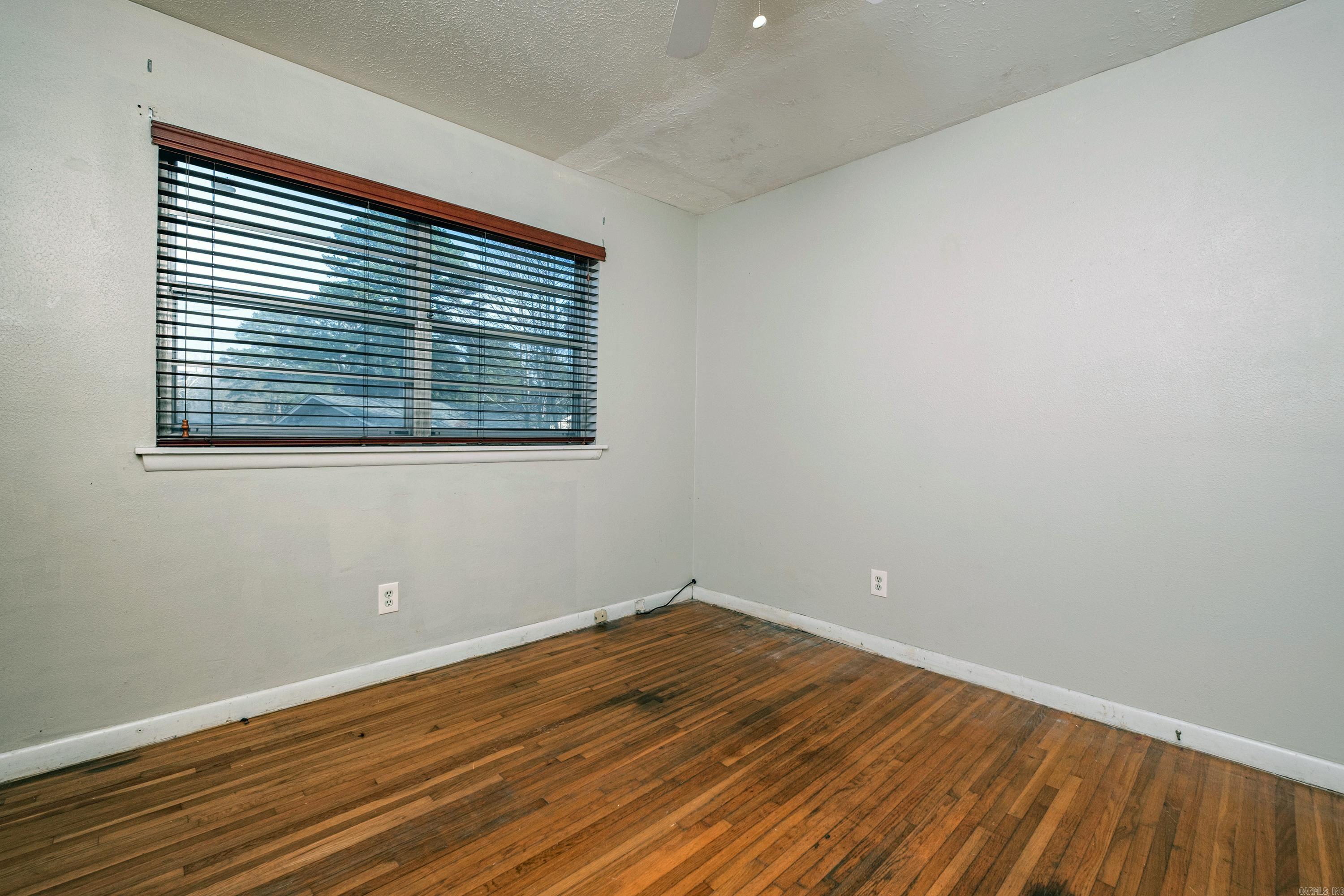 TWIN LAKES - Residential