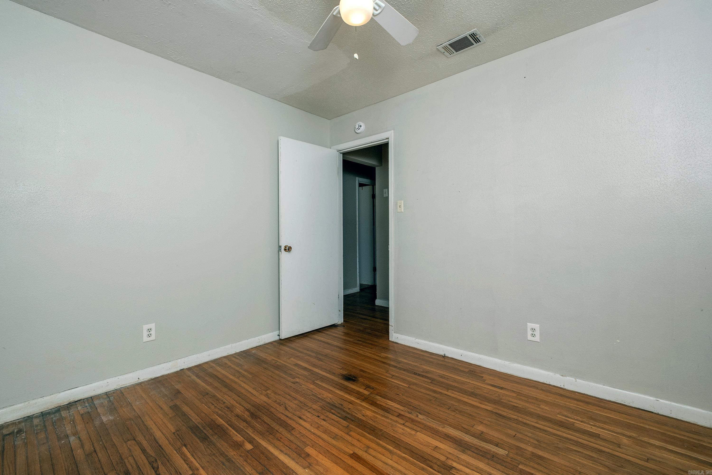 TWIN LAKES - Residential