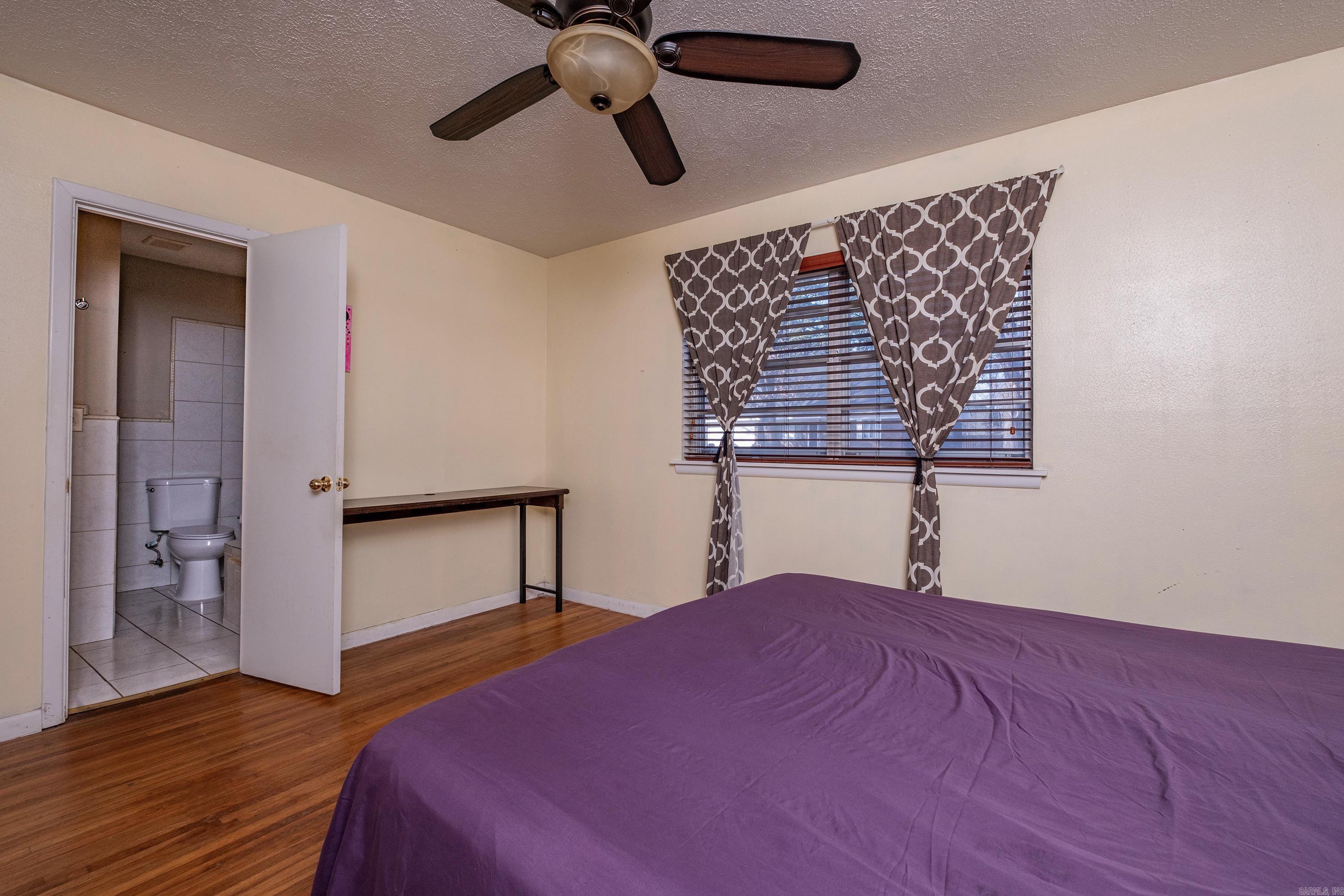 TWIN LAKES - Residential