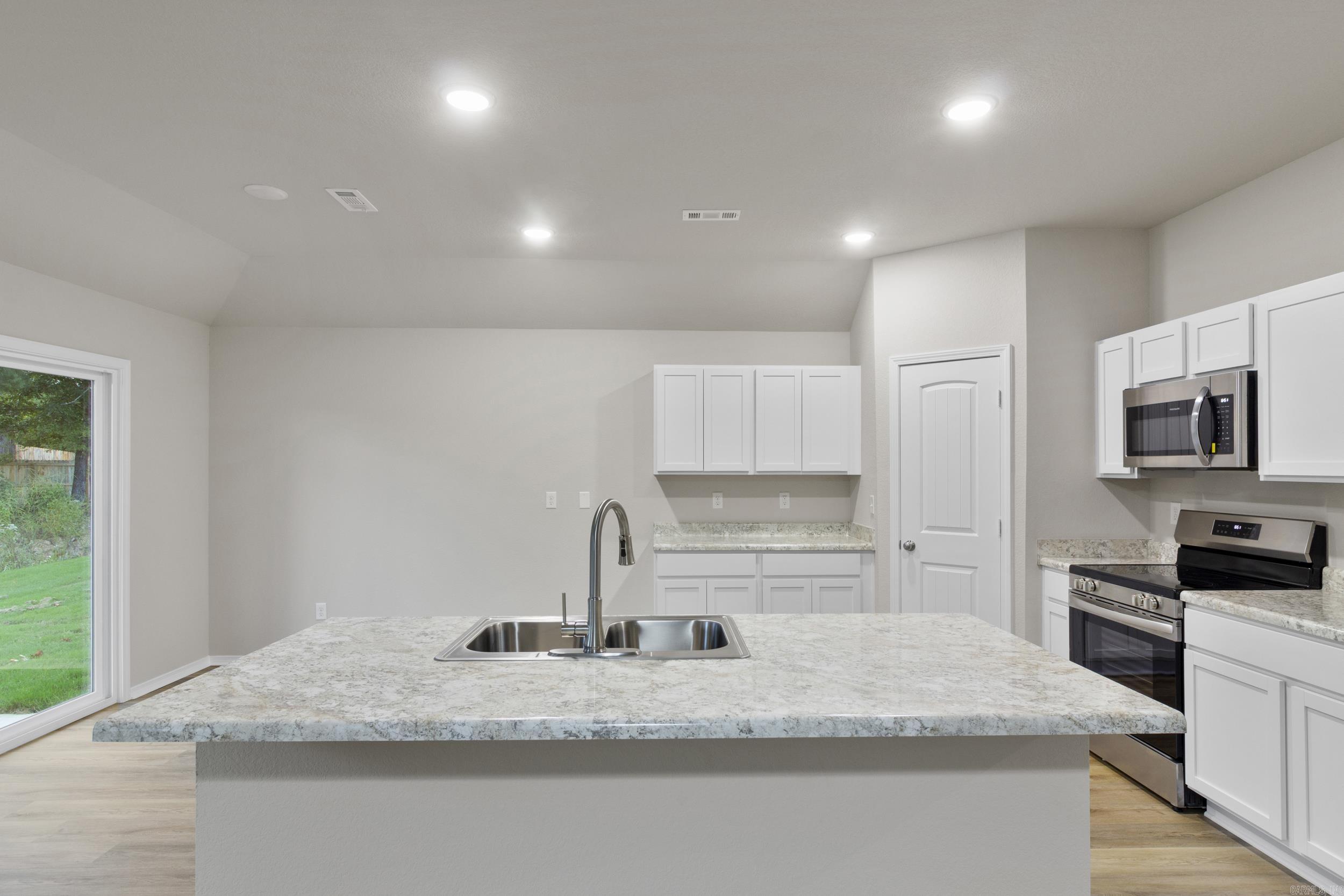 HILLDALE CROSSING - Residential