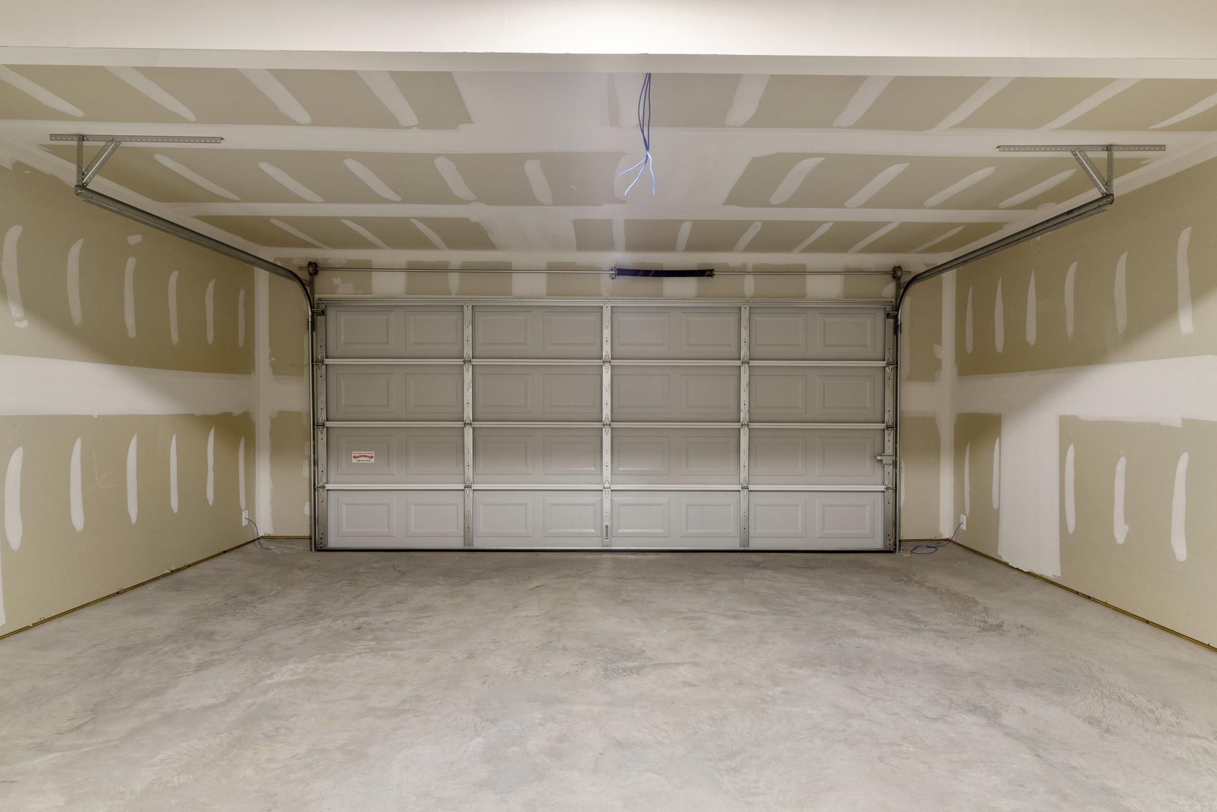 HILLDALE CROSSING - Residential