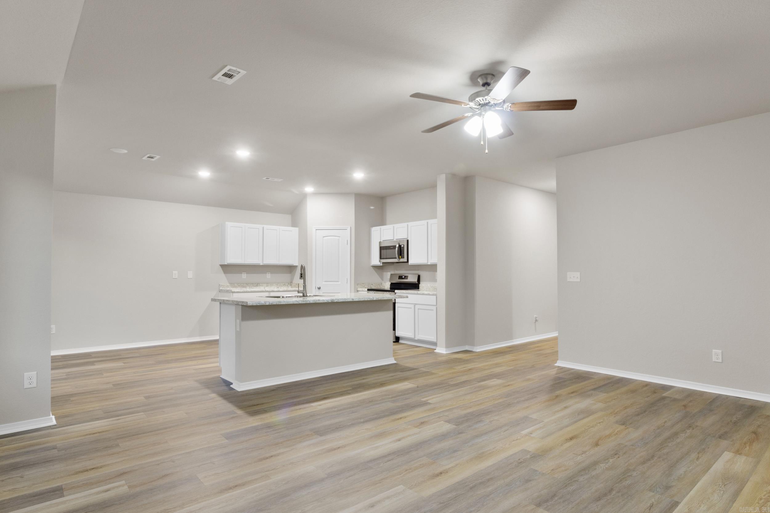 HILLDALE CROSSING - Residential