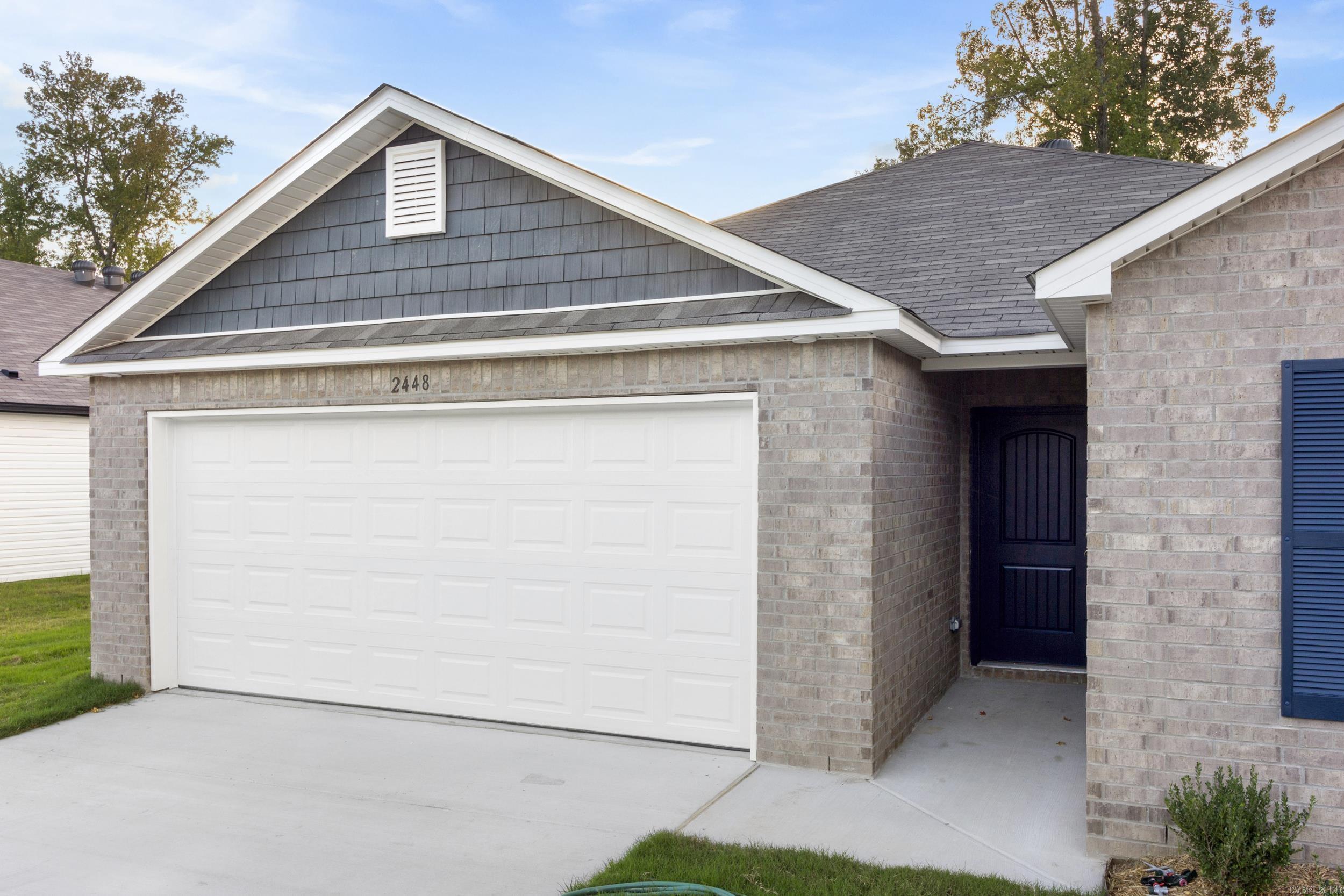 HILLDALE CROSSING - Residential