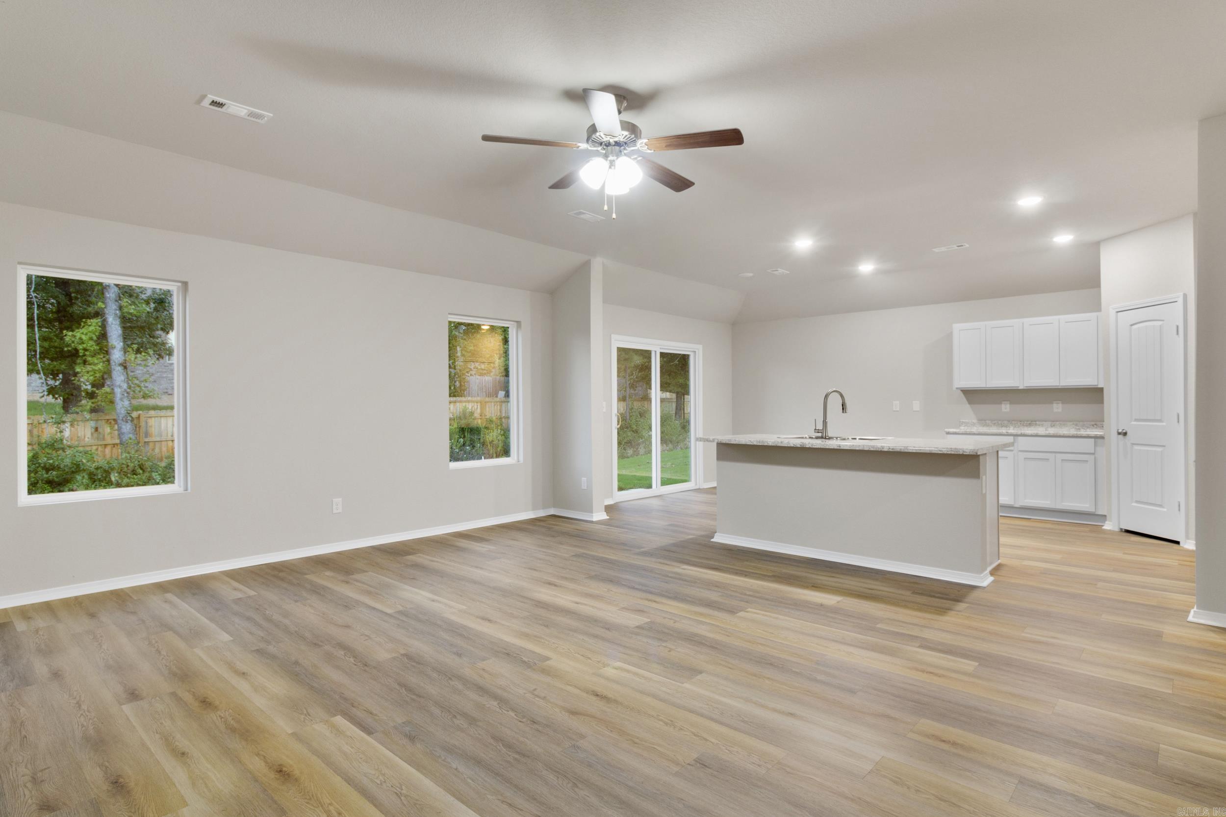 HILLDALE CROSSING - Residential