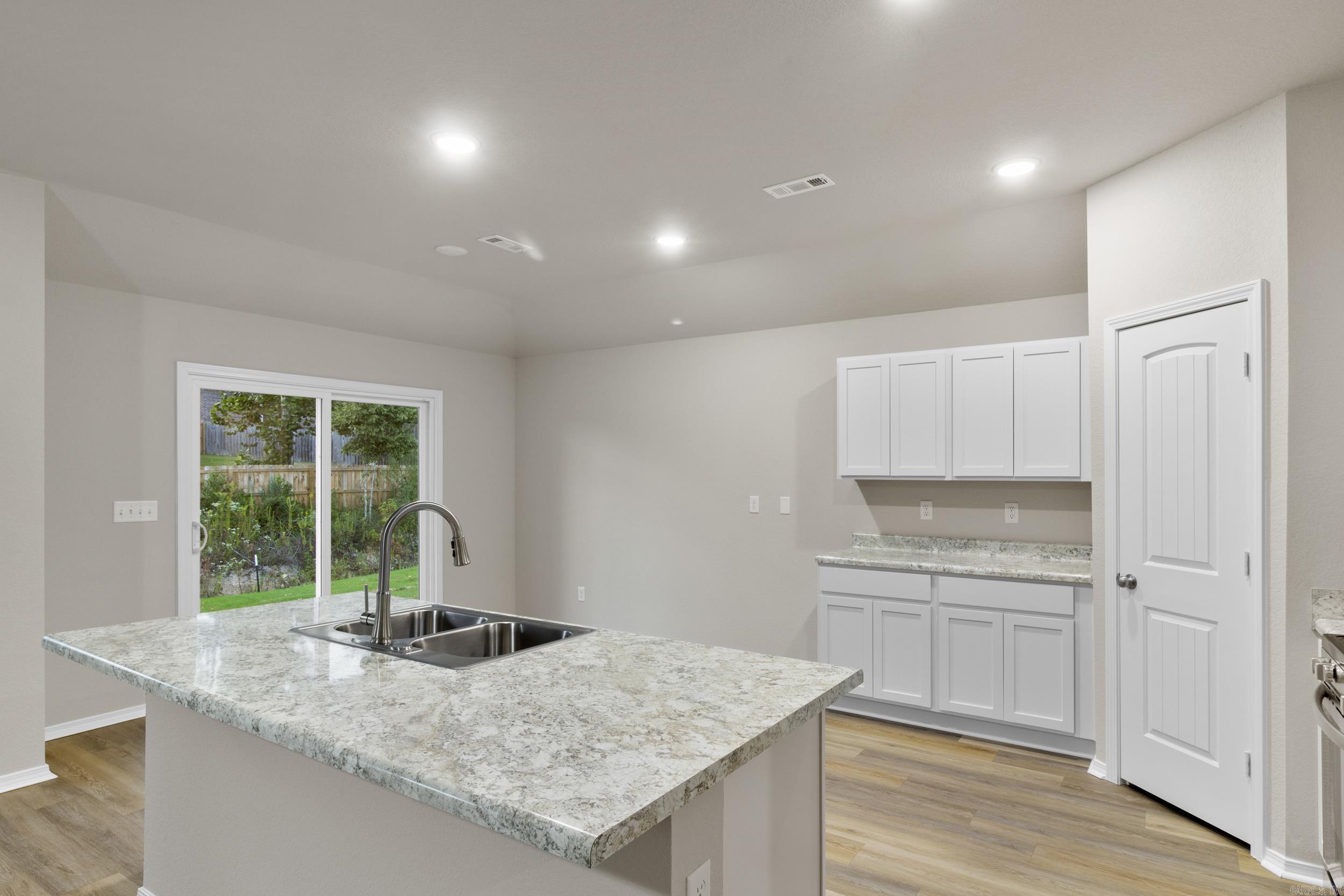 HILLDALE CROSSING - Residential