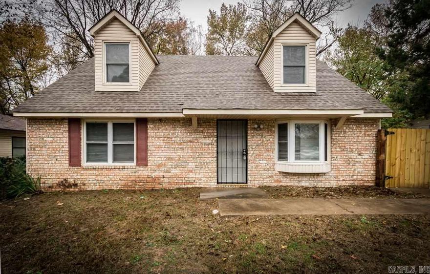 4bd /2BA home .Ceiling fans ,fenced in back yard, bedrooms upstairs .Recently updated !